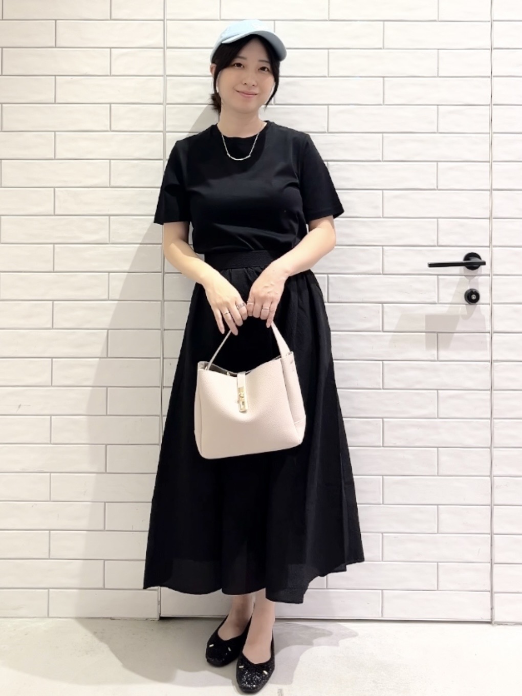 しおりさんの「OPAQUE.CLIP｜ベーシックTシャツ／オーガニックコットン混【洗濯機OK】」を使ったコーディネート