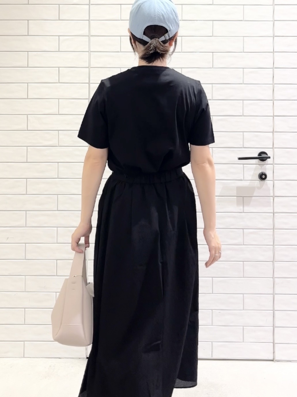 しおりさんの「OPAQUE.CLIP｜ベーシックTシャツ／オーガニックコットン混【洗濯機OK】」を使ったコーディネート