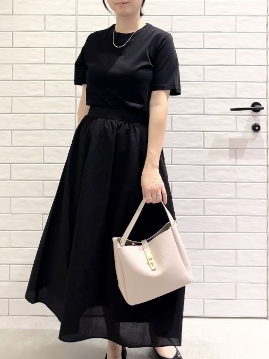 しおりさんの「OPAQUE.CLIP｜ベーシックTシャツ／オーガニックコットン混【洗濯機OK】」を使ったコーディネート