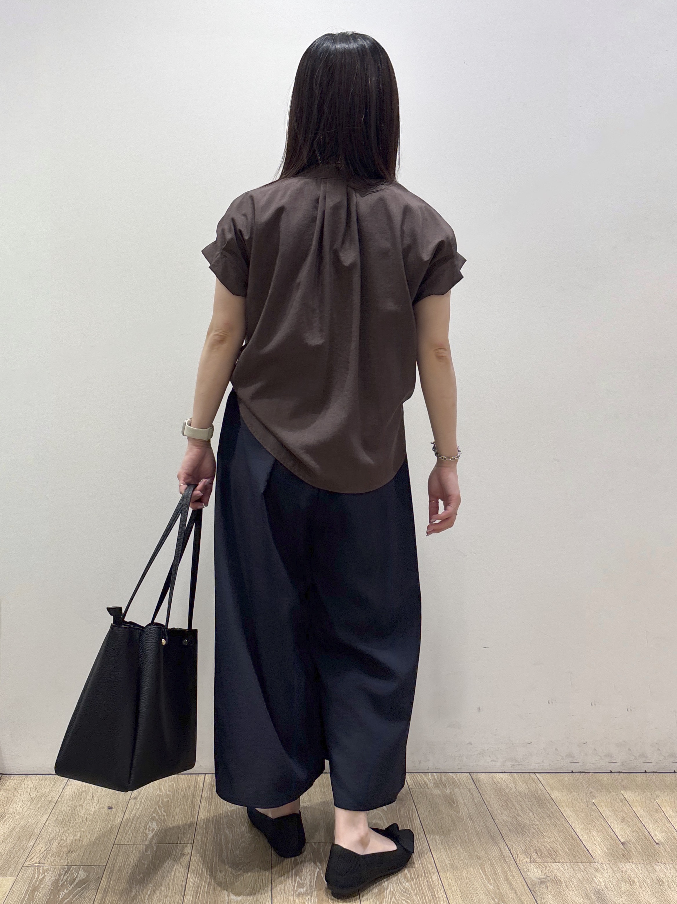 mameさんの「index｜【接触冷感／吸水速乾】タックスキッパーブラウス《防シワ／イージーアイロン／洗濯機OK／9col》」を使ったコーディネート