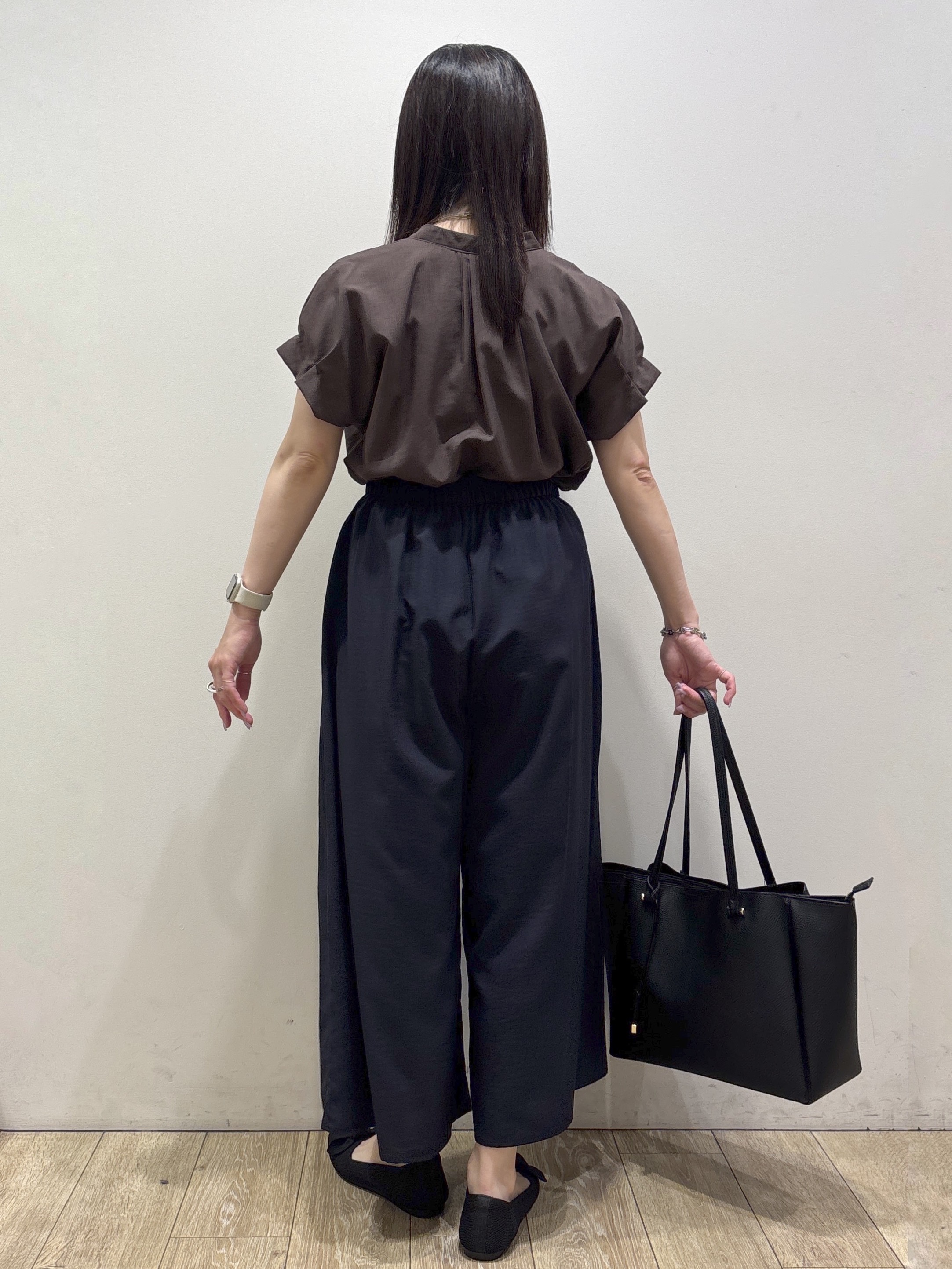 mameさんの「index｜【接触冷感／吸水速乾】タックスキッパーブラウス《防シワ／イージーアイロン／洗濯機OK／9col》」を使ったコーディネート