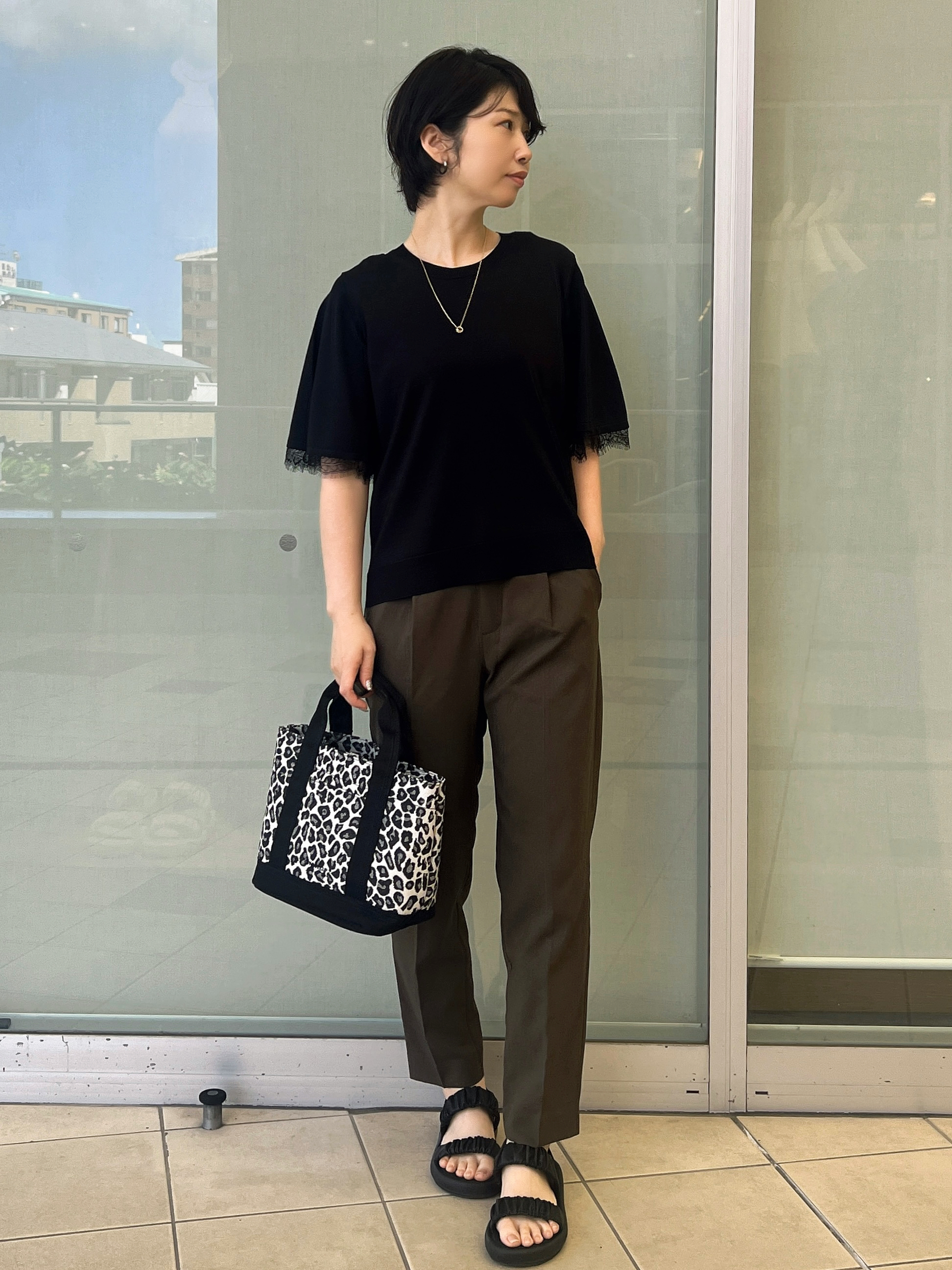 yo-koさんの「OPAQUE.CLIP｜【遮熱性】袖口レース フレアスリーブニット《洗濯機OK／抗ピル》」を使ったコーディネート