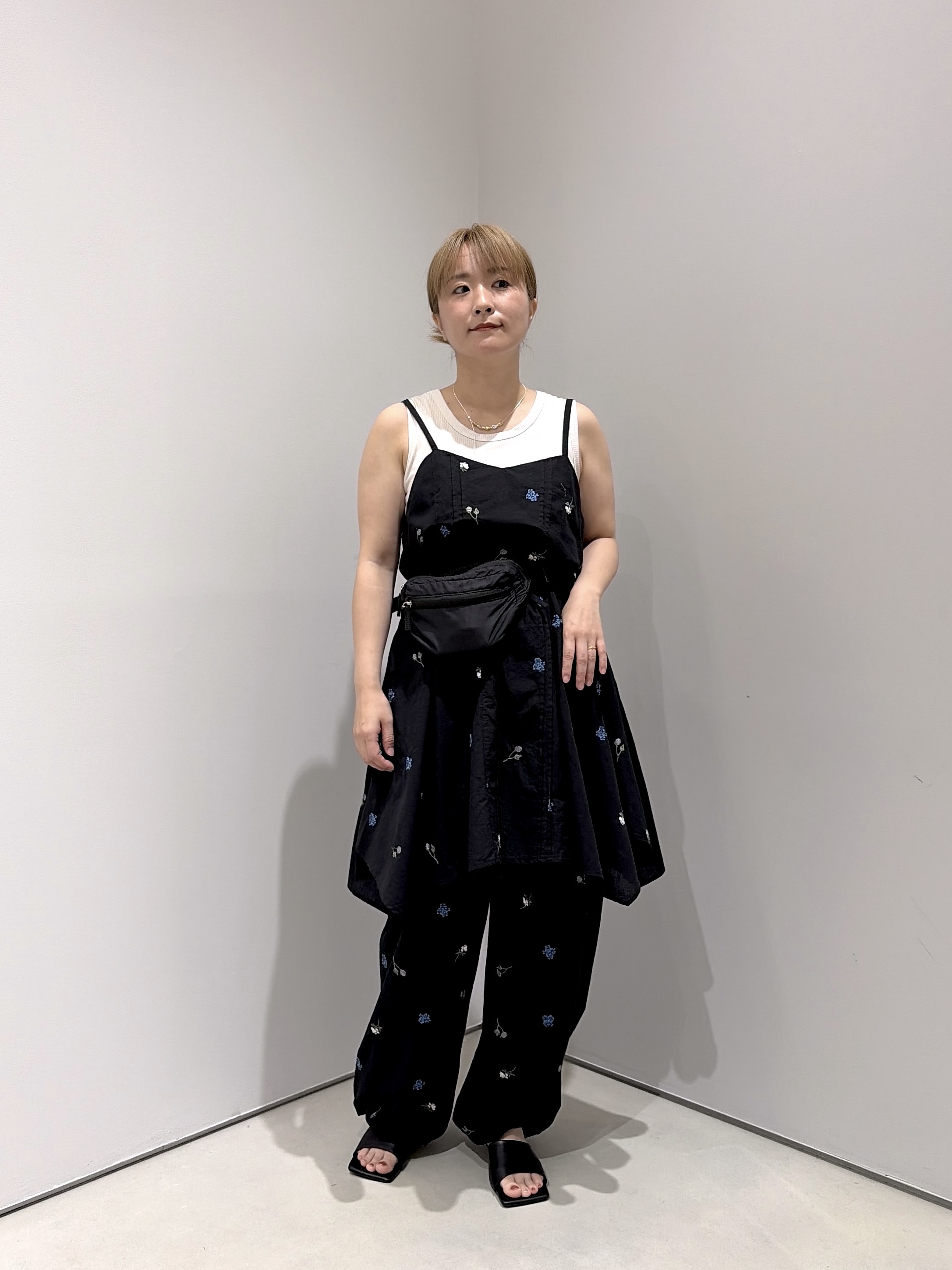 よねさんの「INDIVI｜エンブロイダリーキャミブラウス」を使ったコーディネート
