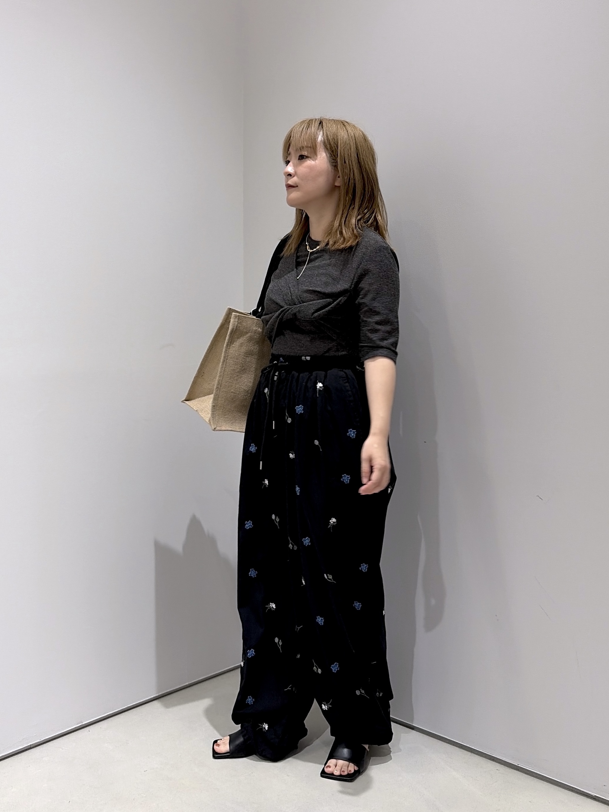 よねさんの「INDIVI｜ツイストガーゼカットソー」を使ったコーディネート