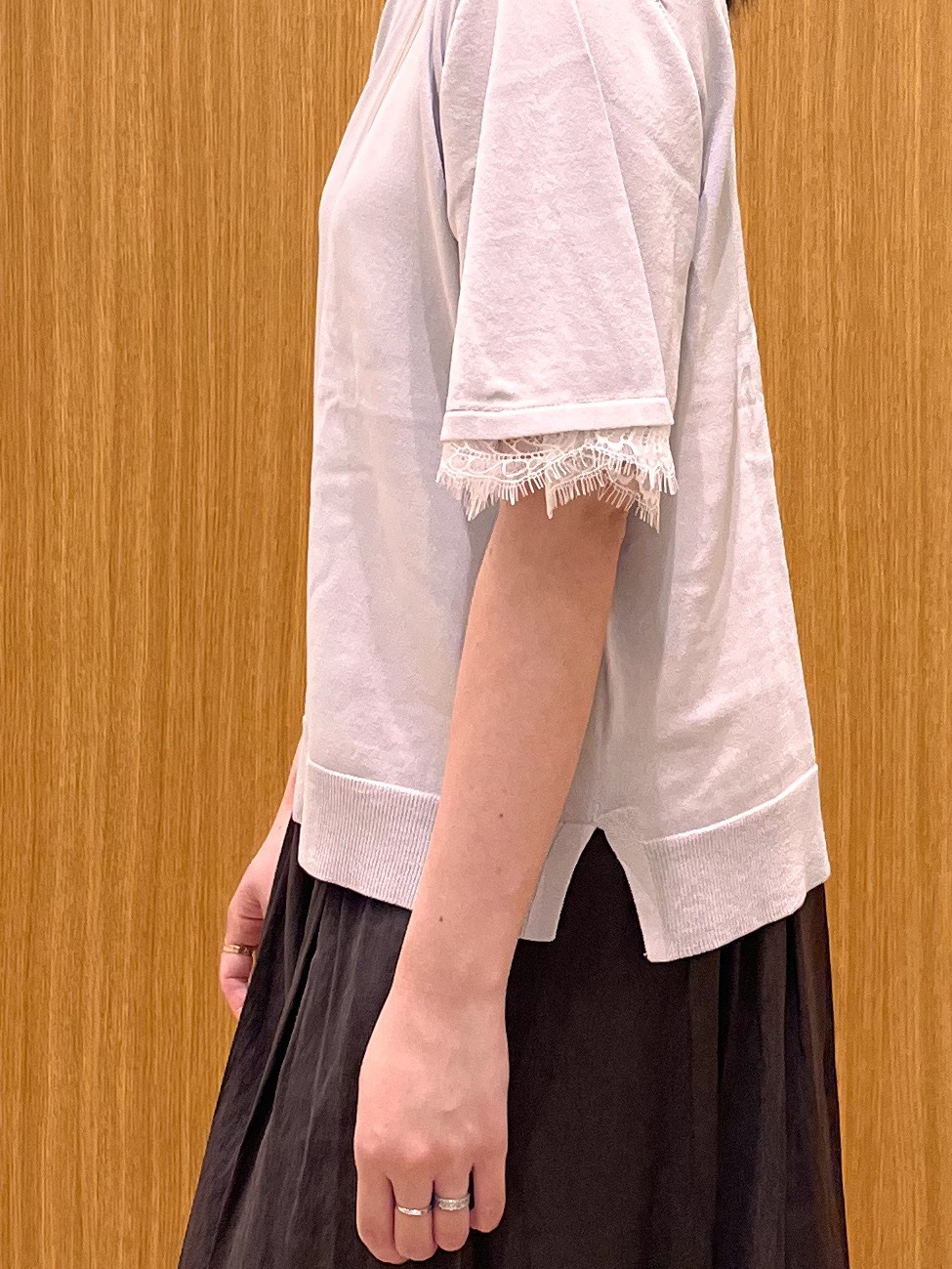 aさんの「OPAQUE.CLIP｜【遮熱性】袖口レース フレアスリーブニット《洗濯機OK／抗ピル》」を使ったコーディネート