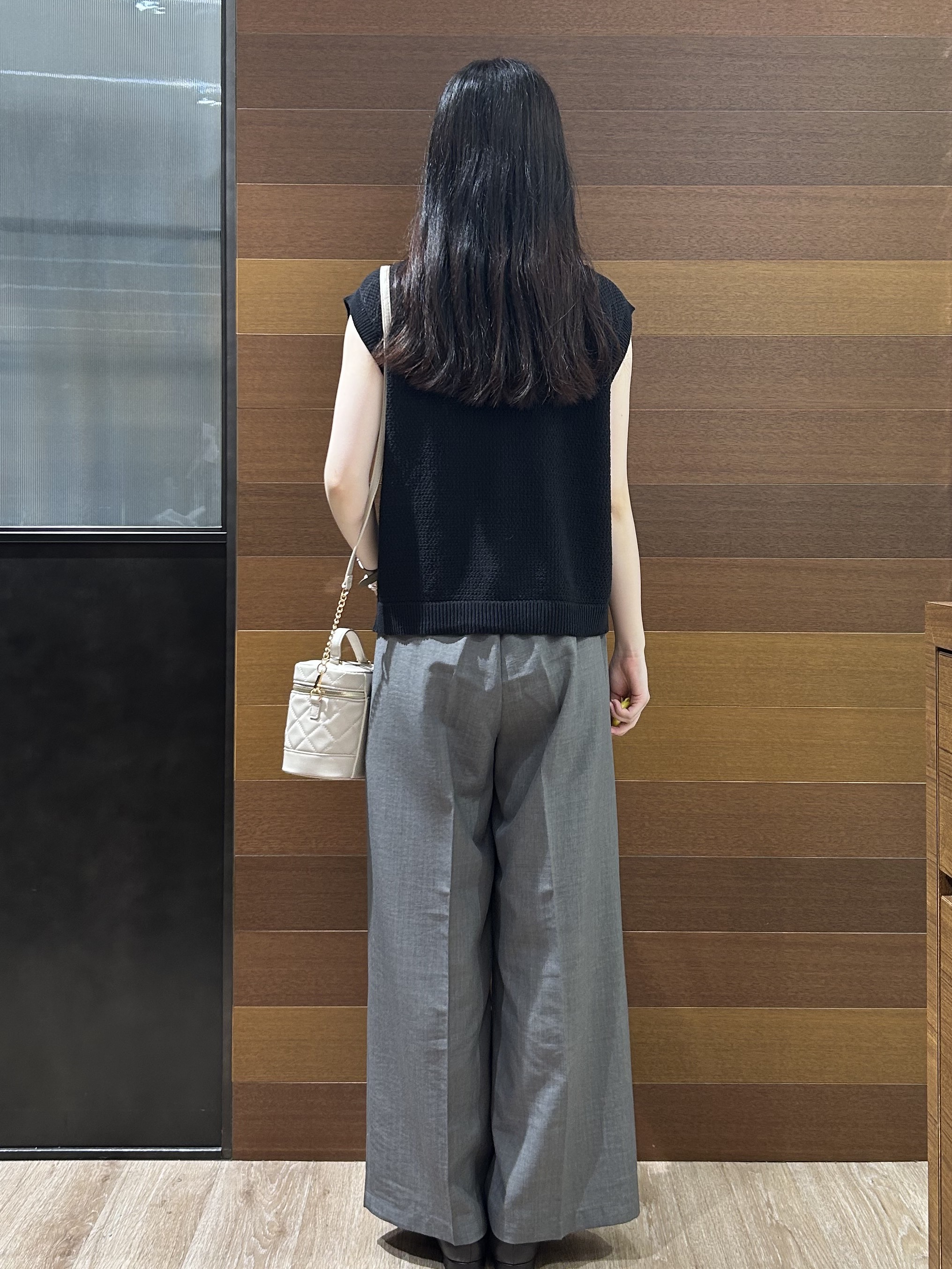 hinaさんの「OPAQUE.CLIP｜メッシュニットベスト【洗濯機OK】」を使ったコーディネート