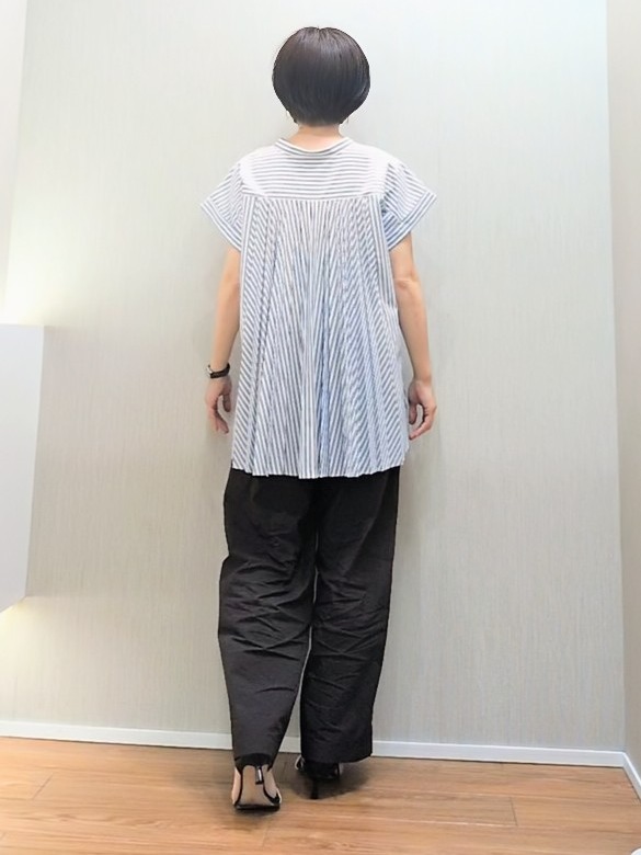 ミズタさんの「UNTITLED｜【多機能付き】バックプリーツデザインブラウス」を使ったコーディネート