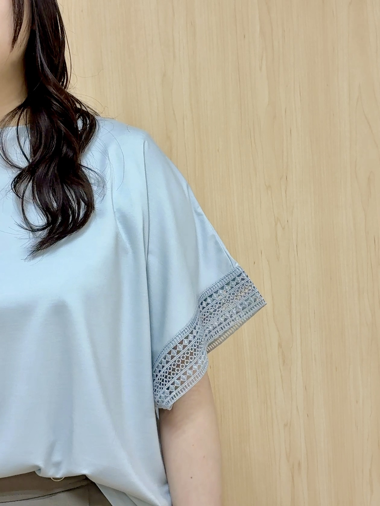 nanaseさんの「SHOO･LA･RUE｜【ひんやり/UV】お袖レースが上品 ゆったりとろみトップス」を使ったコーディネート