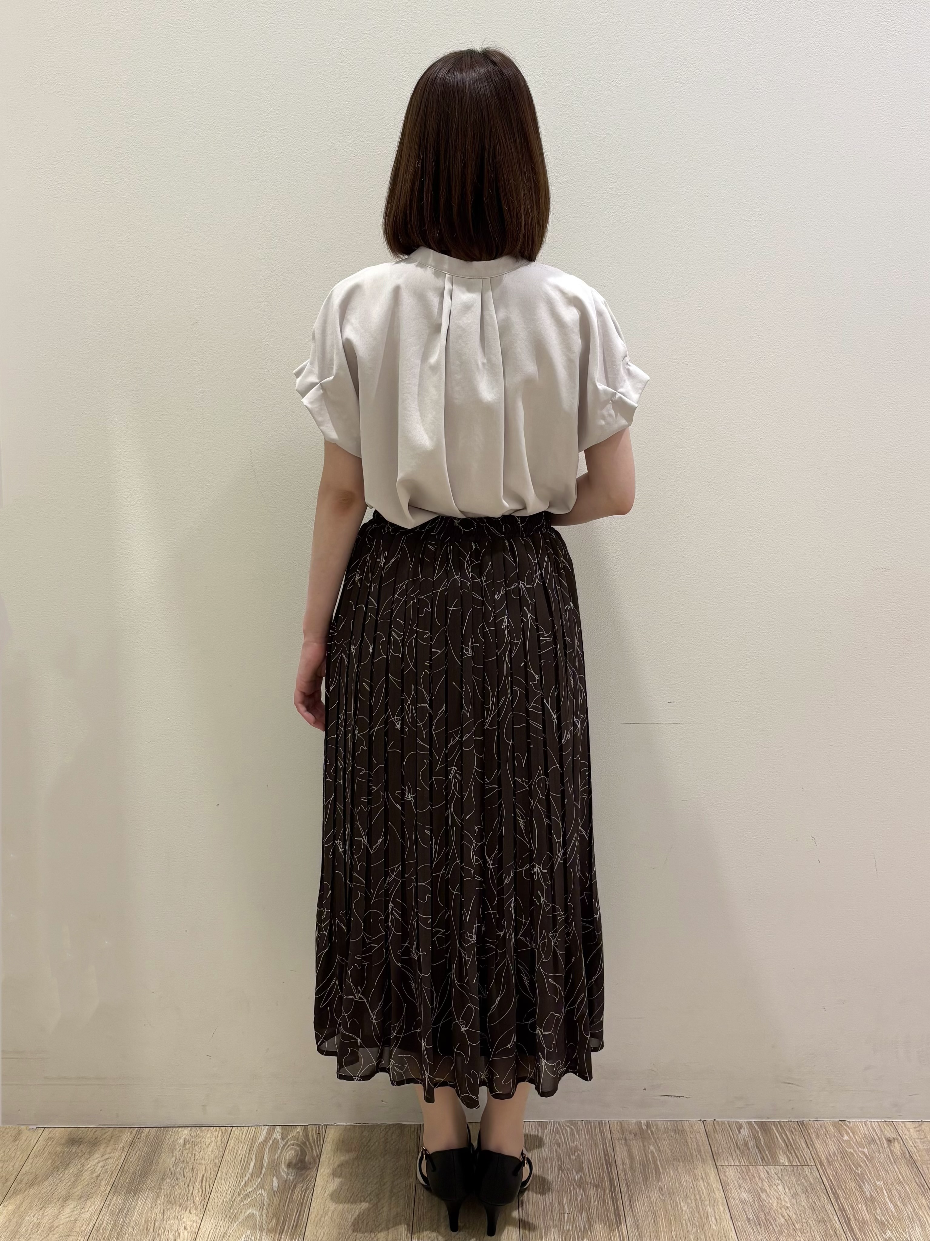 honamiさんの「index｜【接触冷感／吸水速乾】タックスキッパーブラウス《防シワ／イージーアイロン／洗濯機OK／9col》」を使ったコーディネート
