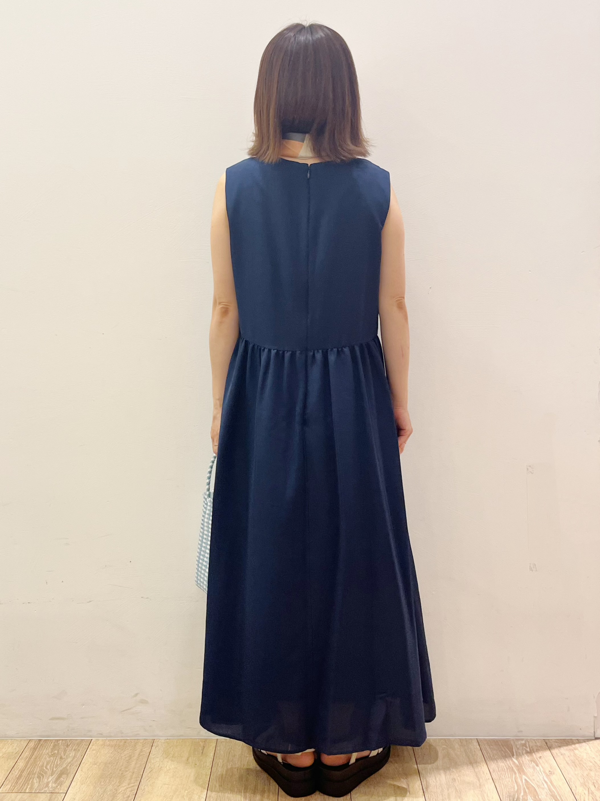 kcさんの「OPAQUE.CLIP｜【接触冷感】麻混シアーノースリーブワンピース《洗濯機OK》」を使ったコーディネート