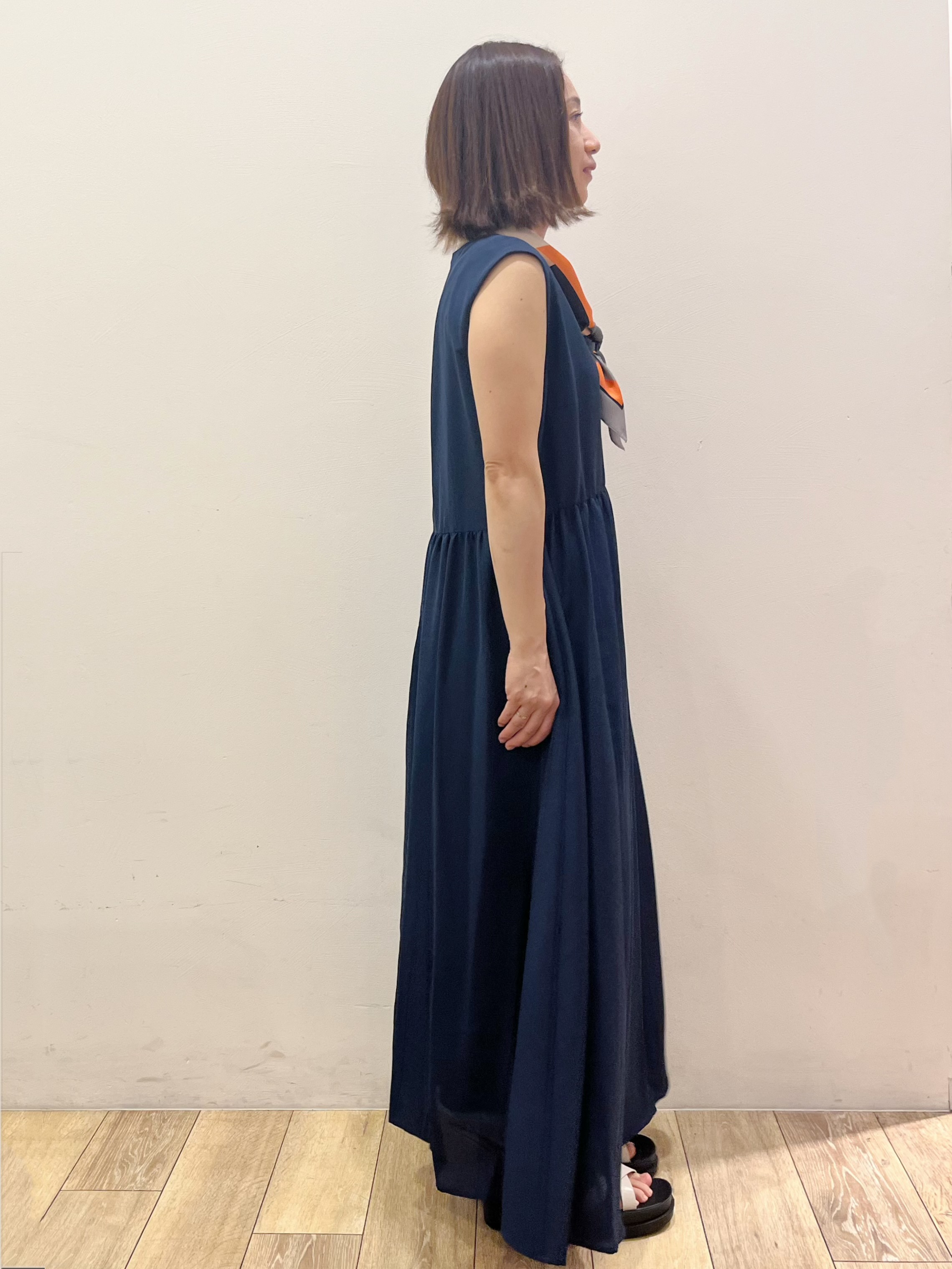 kcさんの「OPAQUE.CLIP｜【接触冷感】麻混シアーノースリーブワンピース《洗濯機OK》」を使ったコーディネート