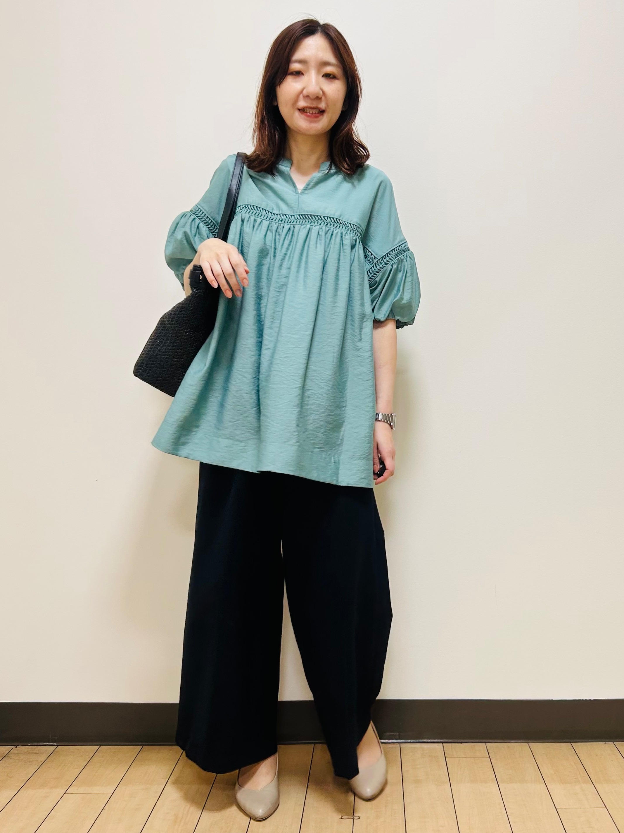 miiiさんの「Reflect｜ボリュームスリーブオフボディブラウス」を使ったコーディネート
