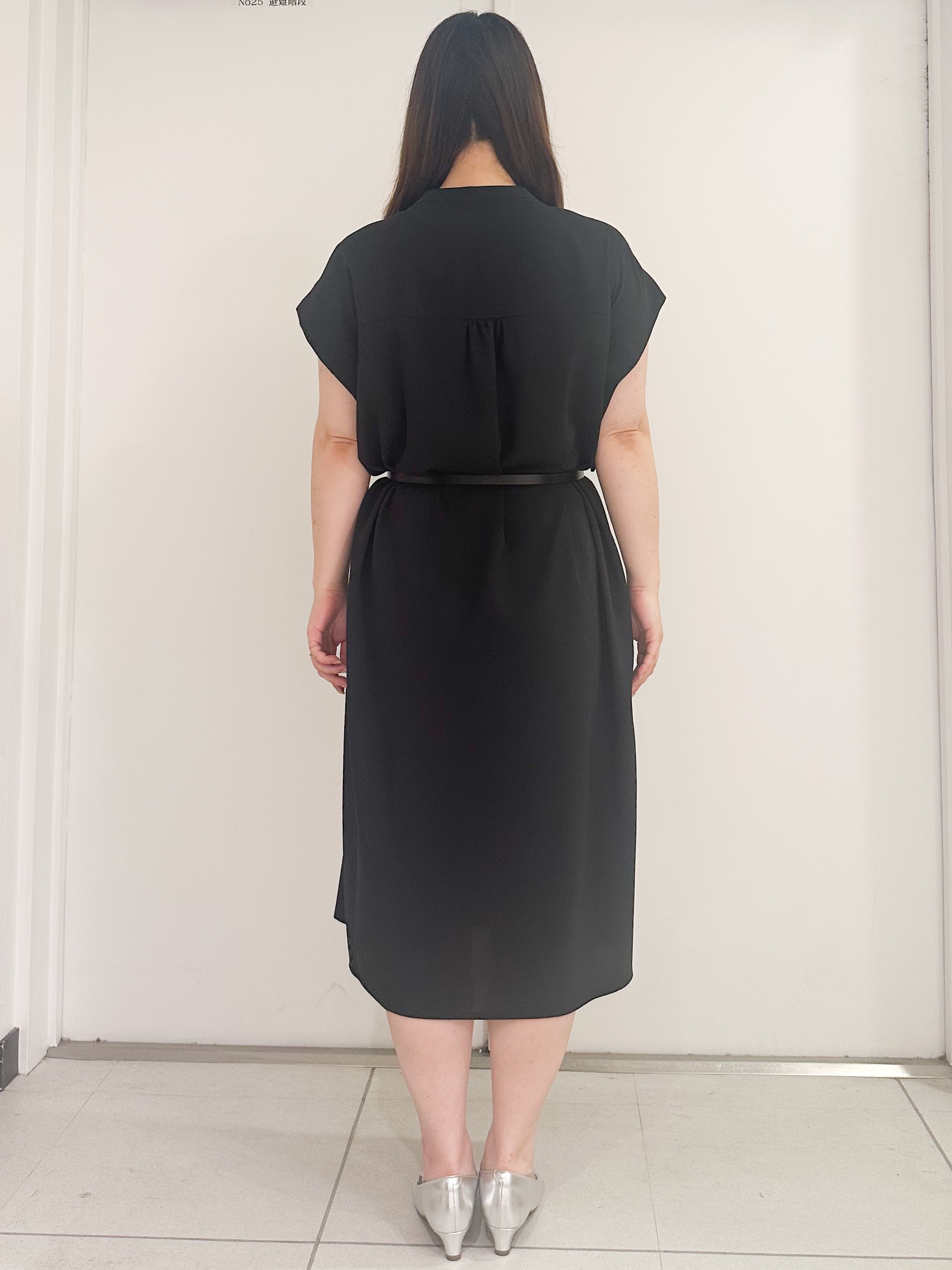 miさんの「Reflect｜すっきり見えバンドカラーシャツワンピース」を使ったコーディネート
