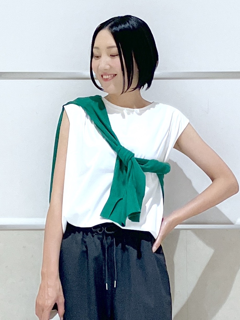 eriko さんの「Dessin｜【接触冷感/UVカット】美光沢ノースリーブカットソー」を使ったコーディネート