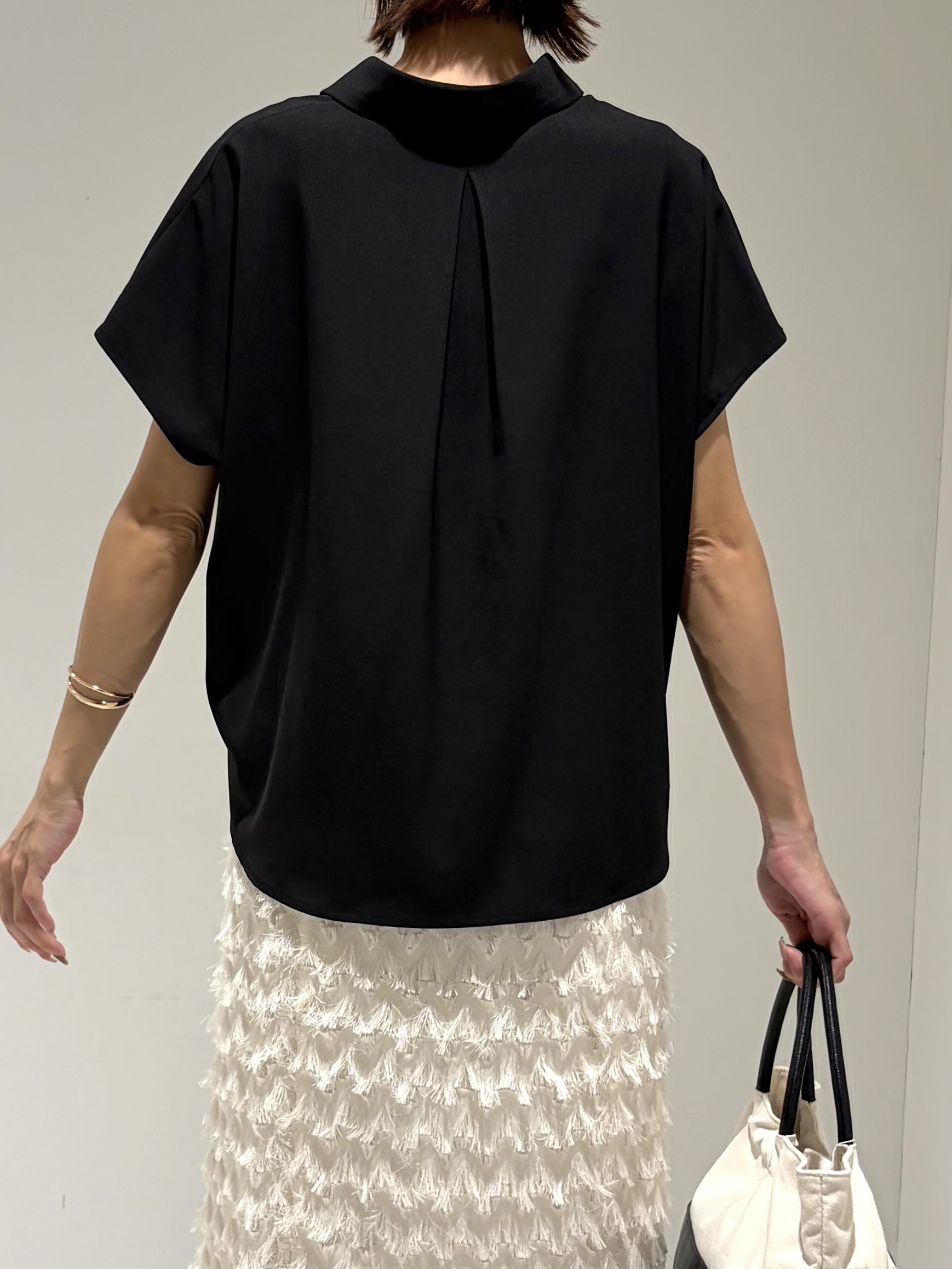 shioriさんの「INDIVI｜Comfy SET UP｜フレアスリーブブラウス【セットアップ対応／通勤／カセット服／接触冷感／UV」を使ったコーディネート