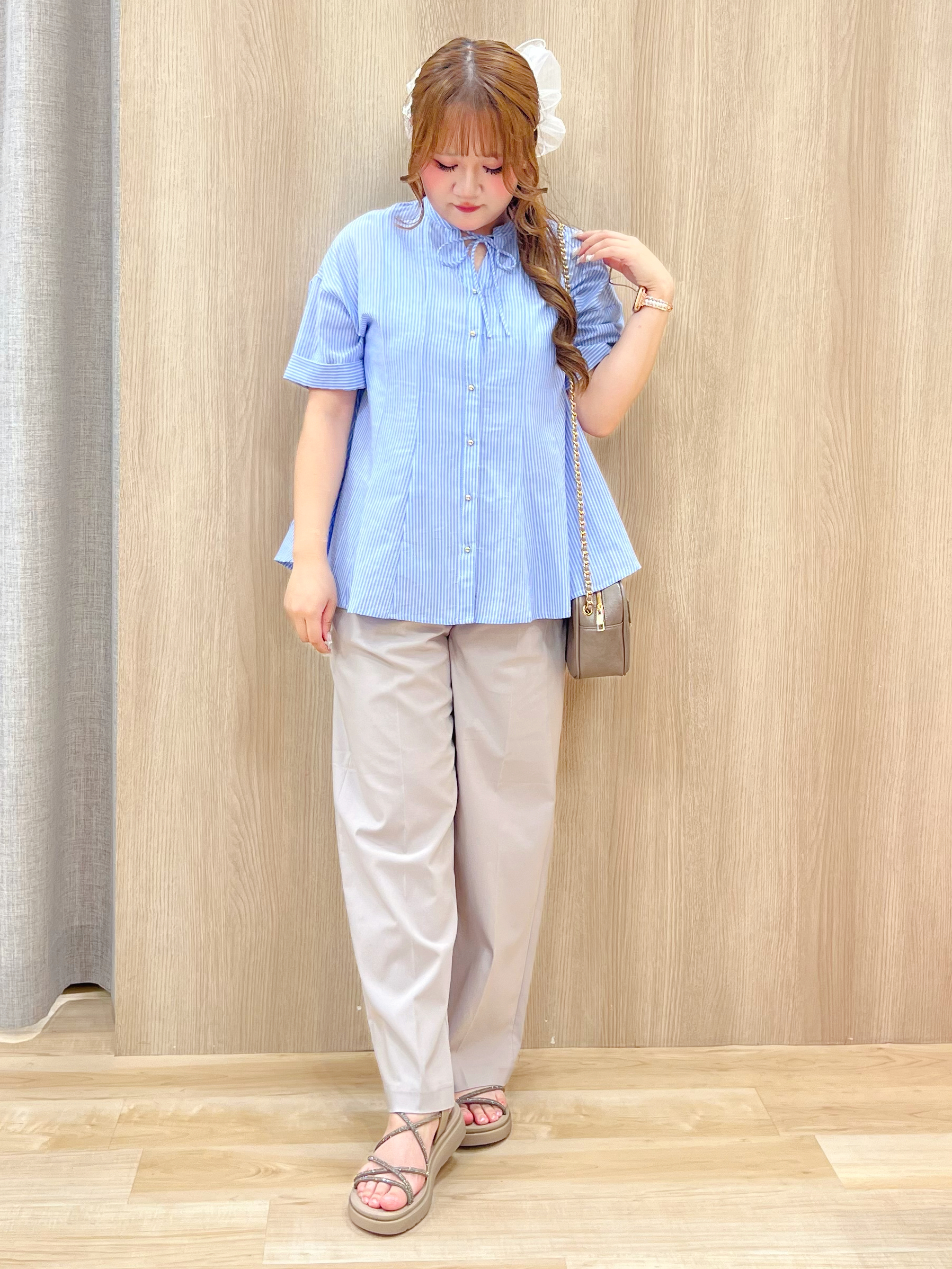 みことさんの「grove｜【洗濯機OK・ひんやり】さらっと軽やか、夏のフレアシャツ」を使ったコーディネート