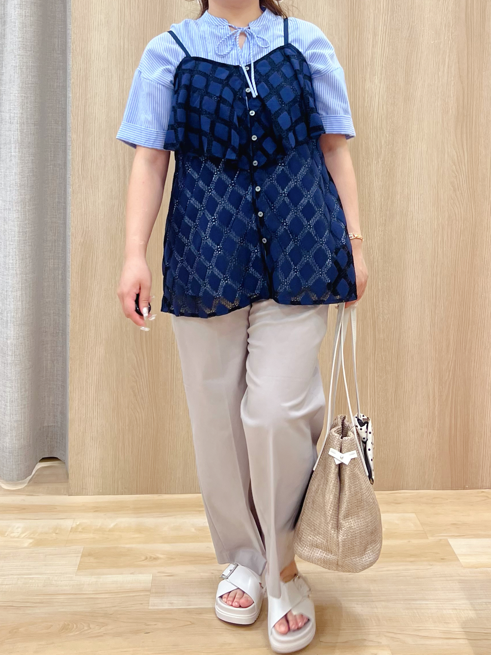 みことさんの「grove｜【洗濯機OK・ひんやり】さらっと軽やか、夏のフレアシャツ」を使ったコーディネート