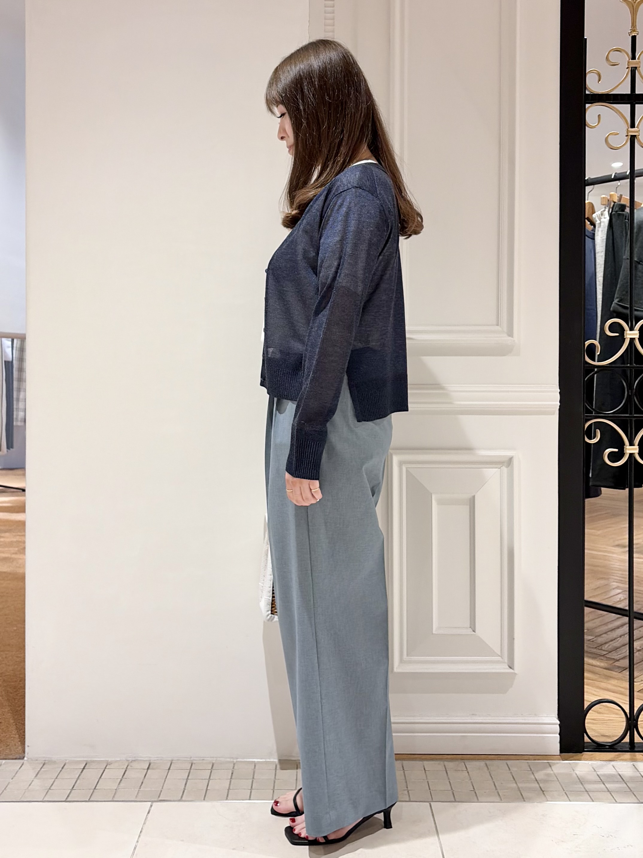 minowaさんの「DRESSTERIOR｜【日除け/冷房対策】ウォッシャブルシアーカーディガン」を使ったコーディネート