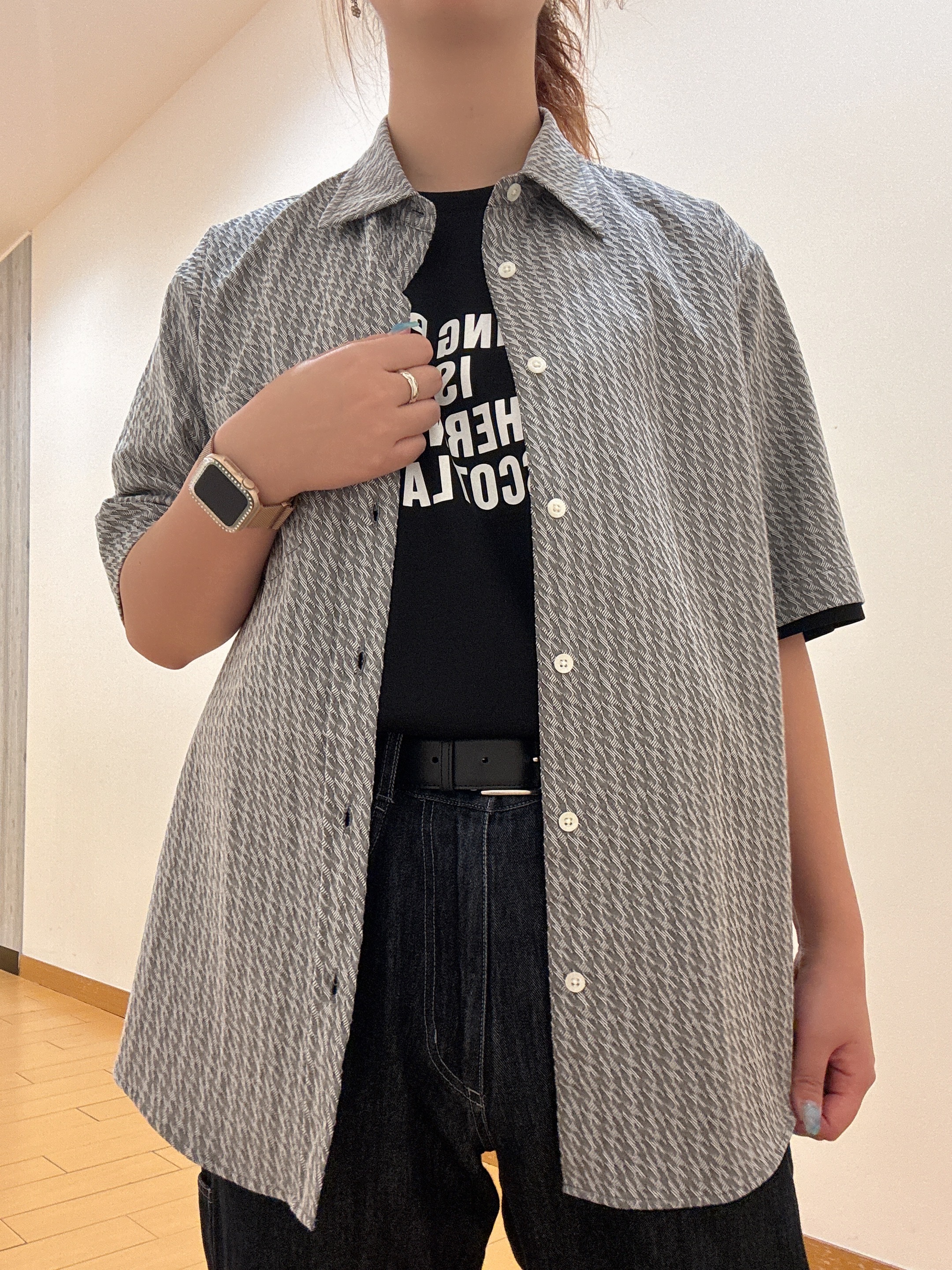ヒナさんの「TAKEO KIKUCHI｜【BOWLER HAT LABEL】アイスクリアコットン バッククロスピストル 半袖Tシャツ」を使ったコーディネート