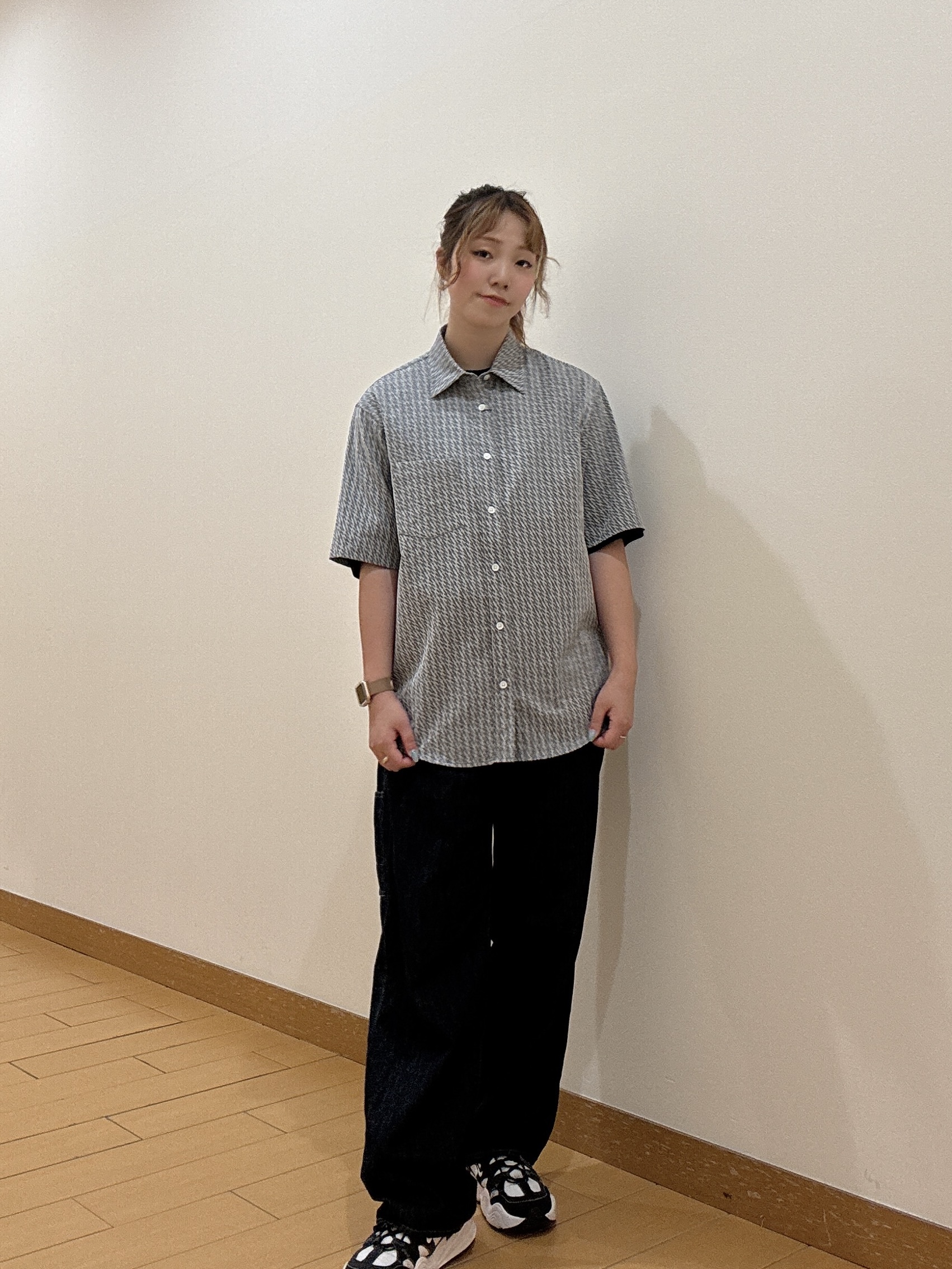ヒナさんの「TAKEO KIKUCHI｜【BOWLER HAT LABEL】アイスクリアコットン バッククロスピストル 半袖Tシャツ」を使ったコーディネート