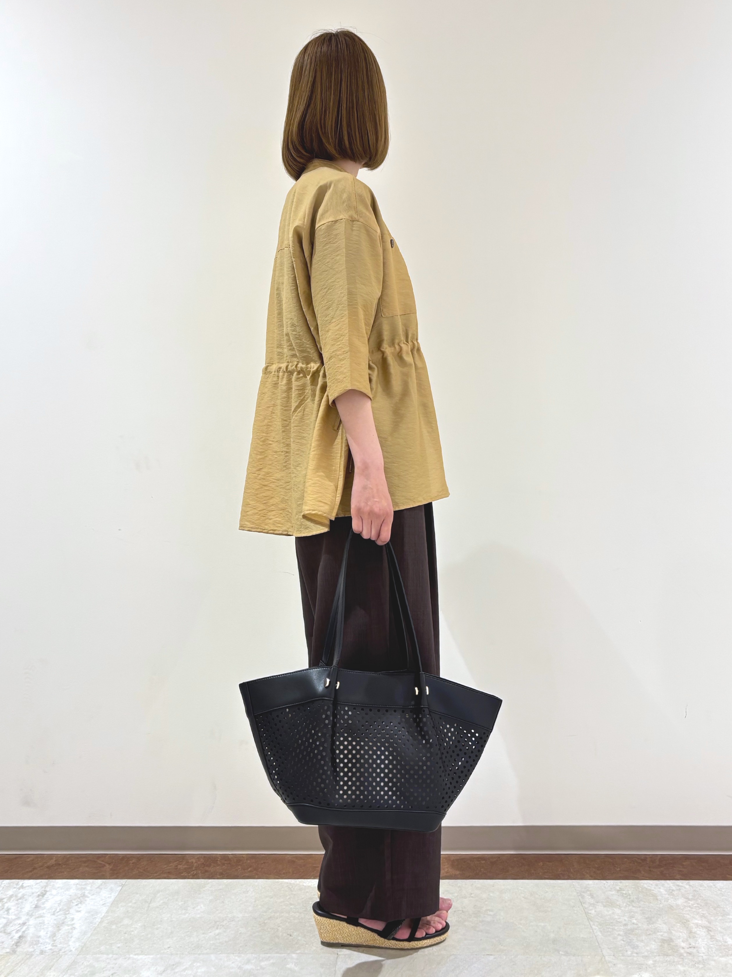 miさんの「grove｜5分袖ver登場！【体型カバー・洗える】シアーサファリシャツジャケット」を使ったコーディネート