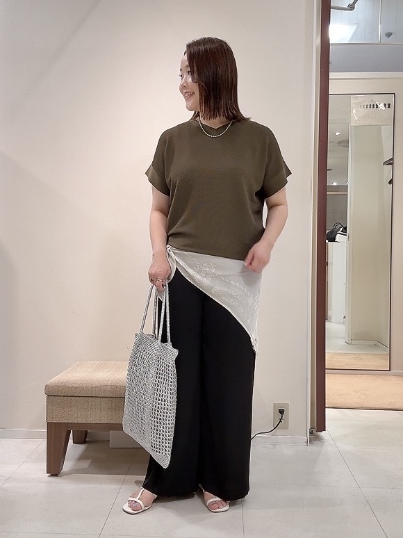 YUIさんの「UNTITLED｜【11色展開/体型カバー】前後2WAYフレンチスリーブニット」を使ったコーディネート