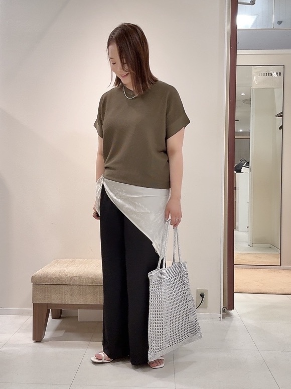 YUIさんの「UNTITLED｜【11色展開/体型カバー】前後2WAYフレンチスリーブニット」を使ったコーディネート