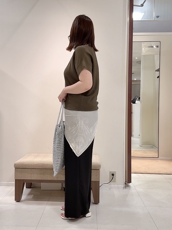 YUIさんの「UNTITLED｜【11色展開/体型カバー】前後2WAYフレンチスリーブニット」を使ったコーディネート