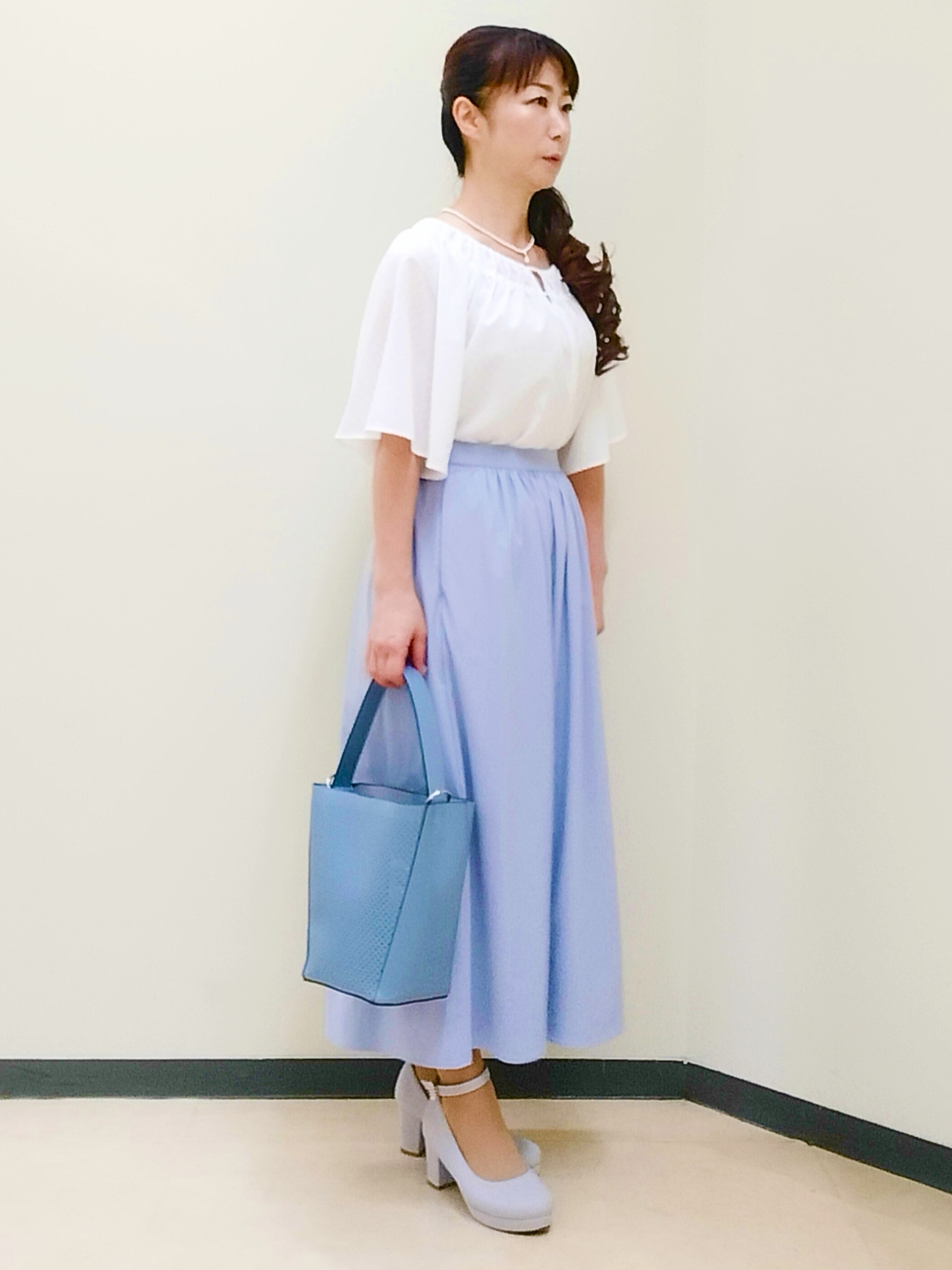花さんの「Reflect｜ネックギャザーデザインブラウス」を使ったコーディネート
