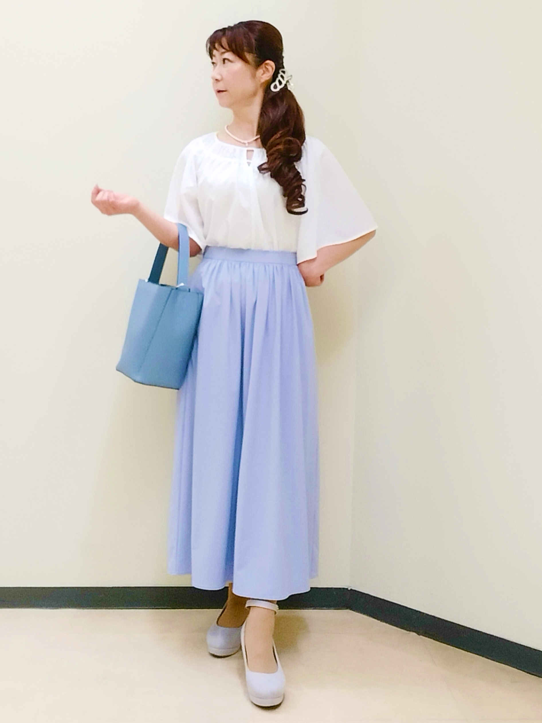 花さんの「Reflect｜ネックギャザーデザインブラウス」を使ったコーディネート