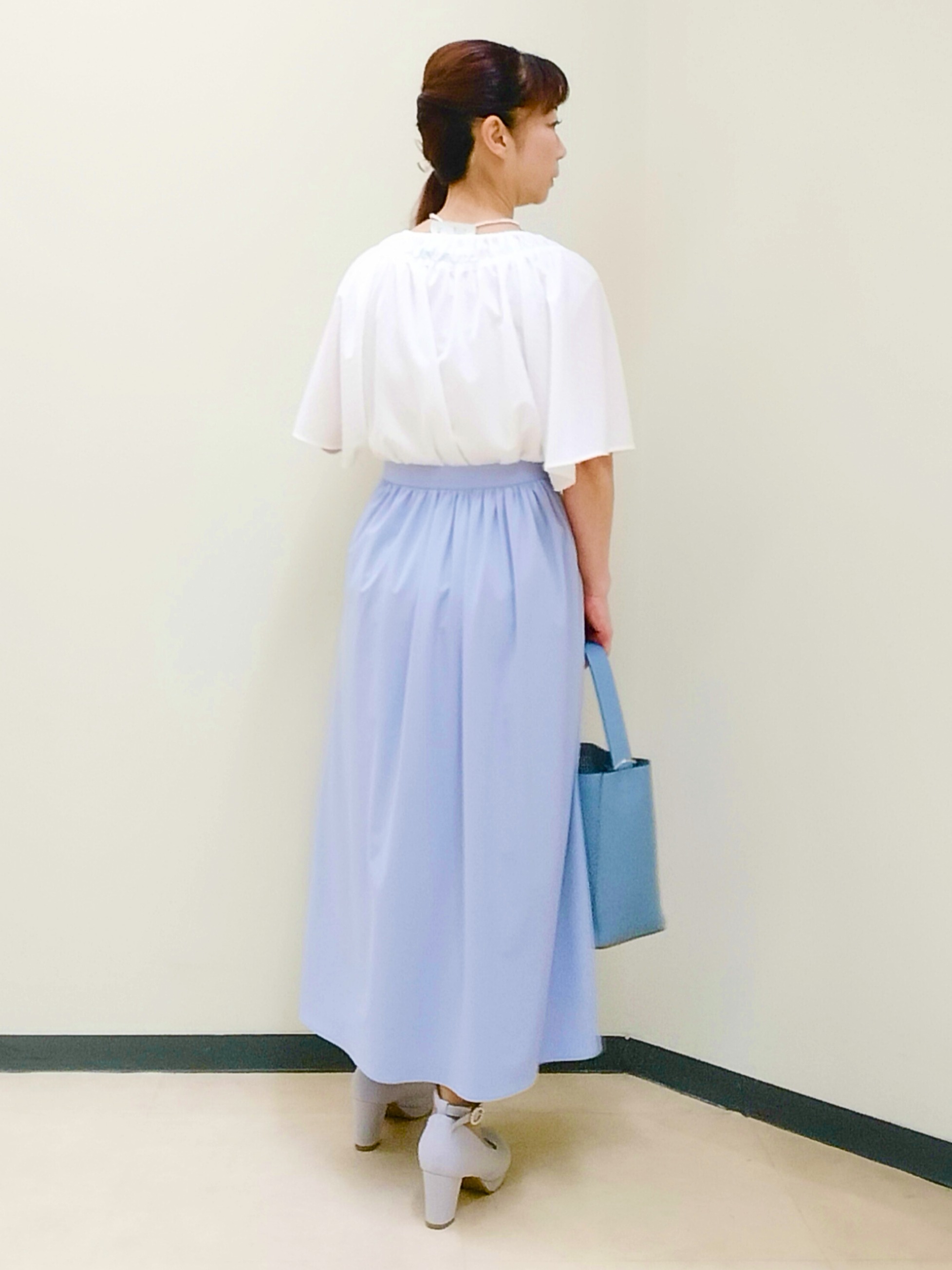 花さんの「Reflect｜ネックギャザーデザインブラウス」を使ったコーディネート