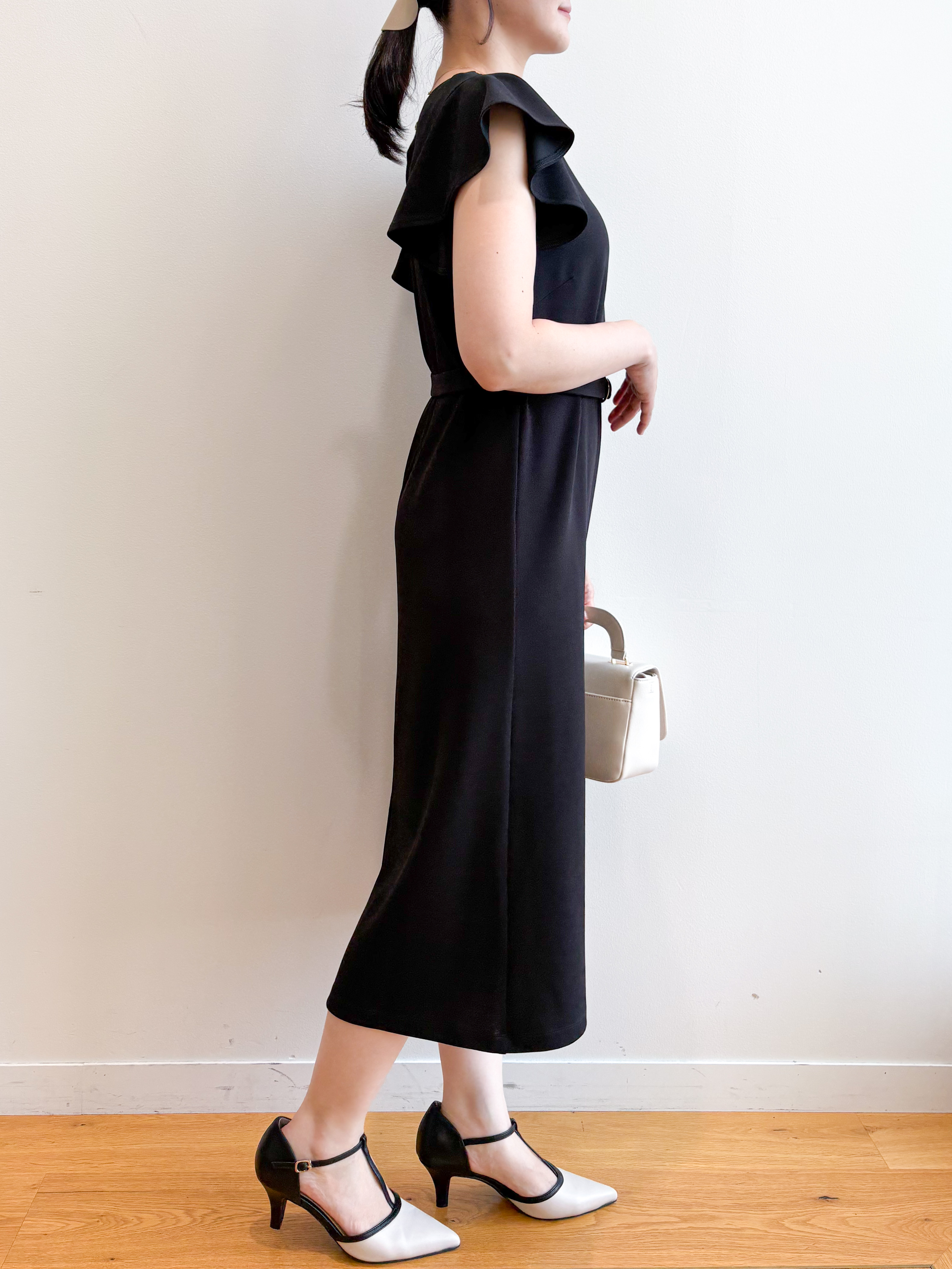 そねなおさんの「index｜【接触冷感／吸水速乾】キーネックフレアスリーブワンピース《UV／洗濯機OK／ストレッチ》」を使ったコーディネート