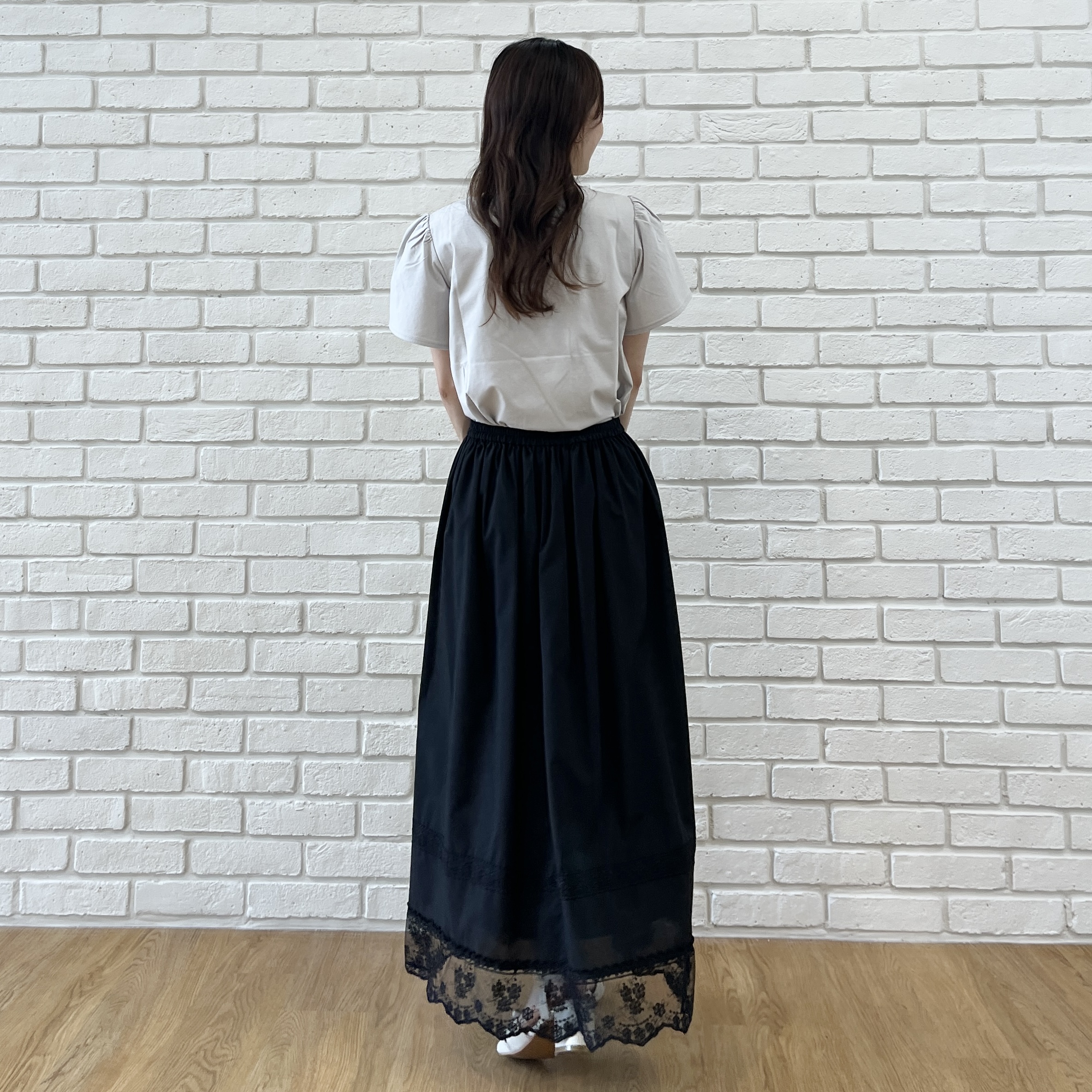 はばさんの「Couture brooch｜リボンロゴTシャツ」を使ったコーディネート