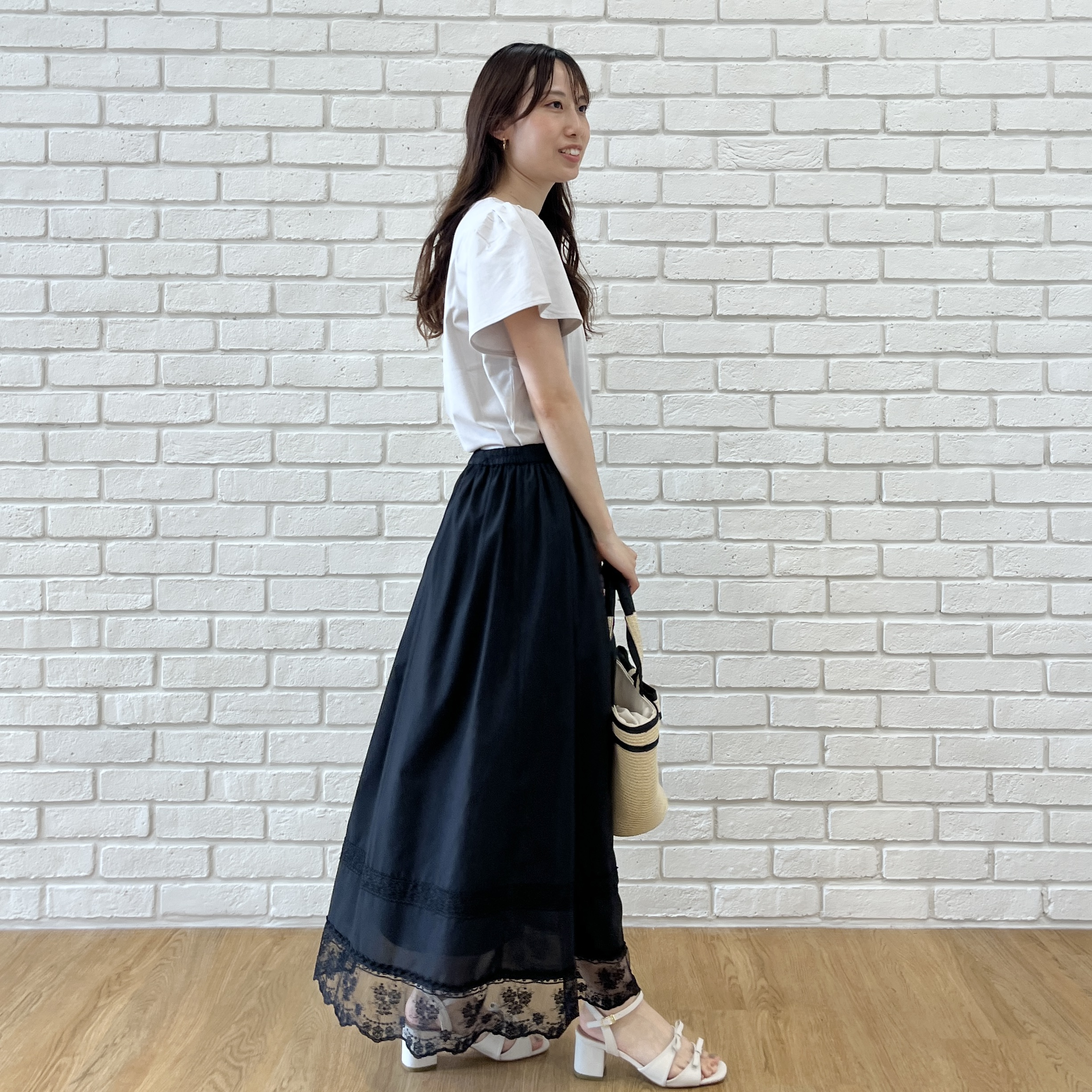はばさんの「Couture brooch｜リボンロゴTシャツ」を使ったコーディネート