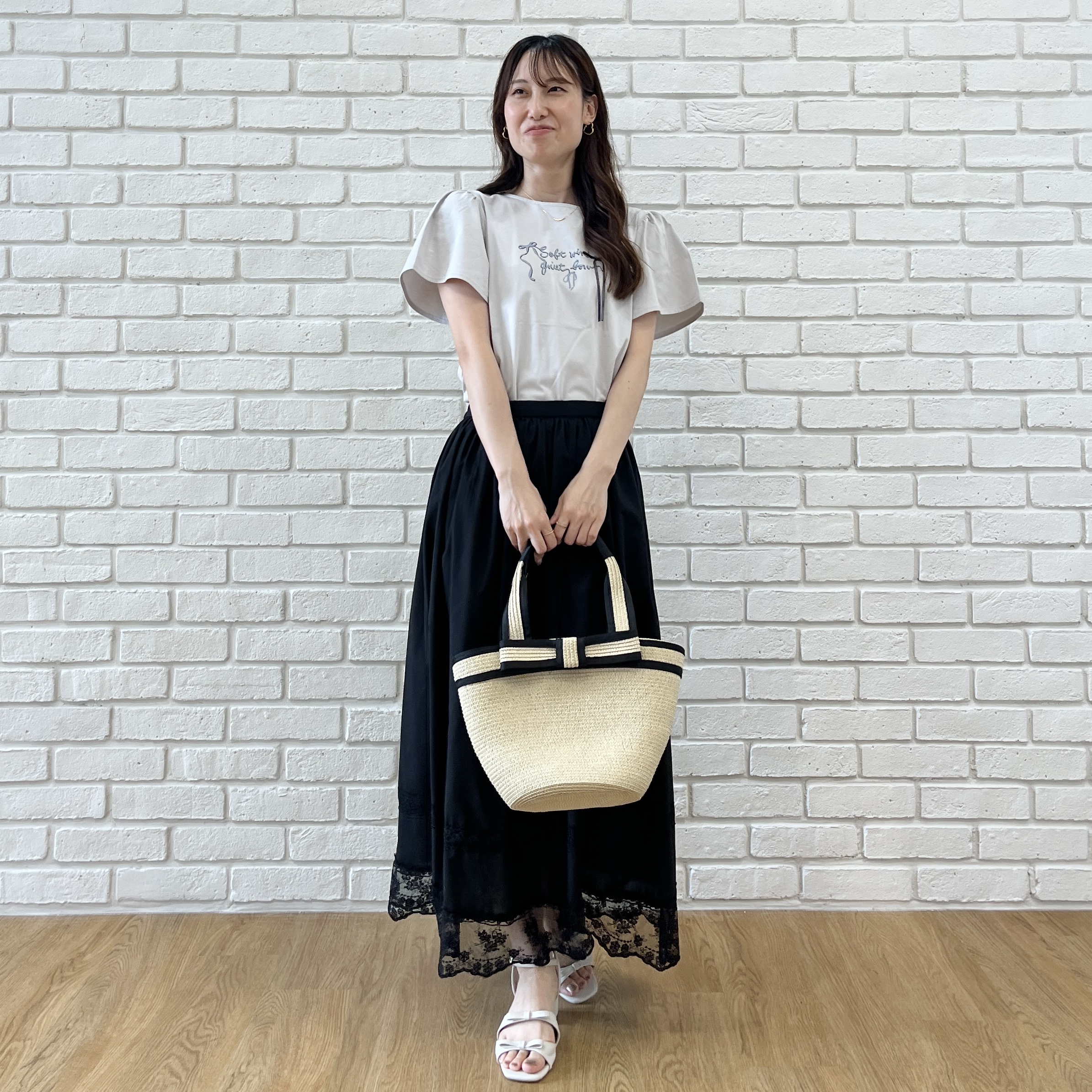 はばさんの「Couture brooch｜リボンロゴTシャツ」を使ったコーディネート