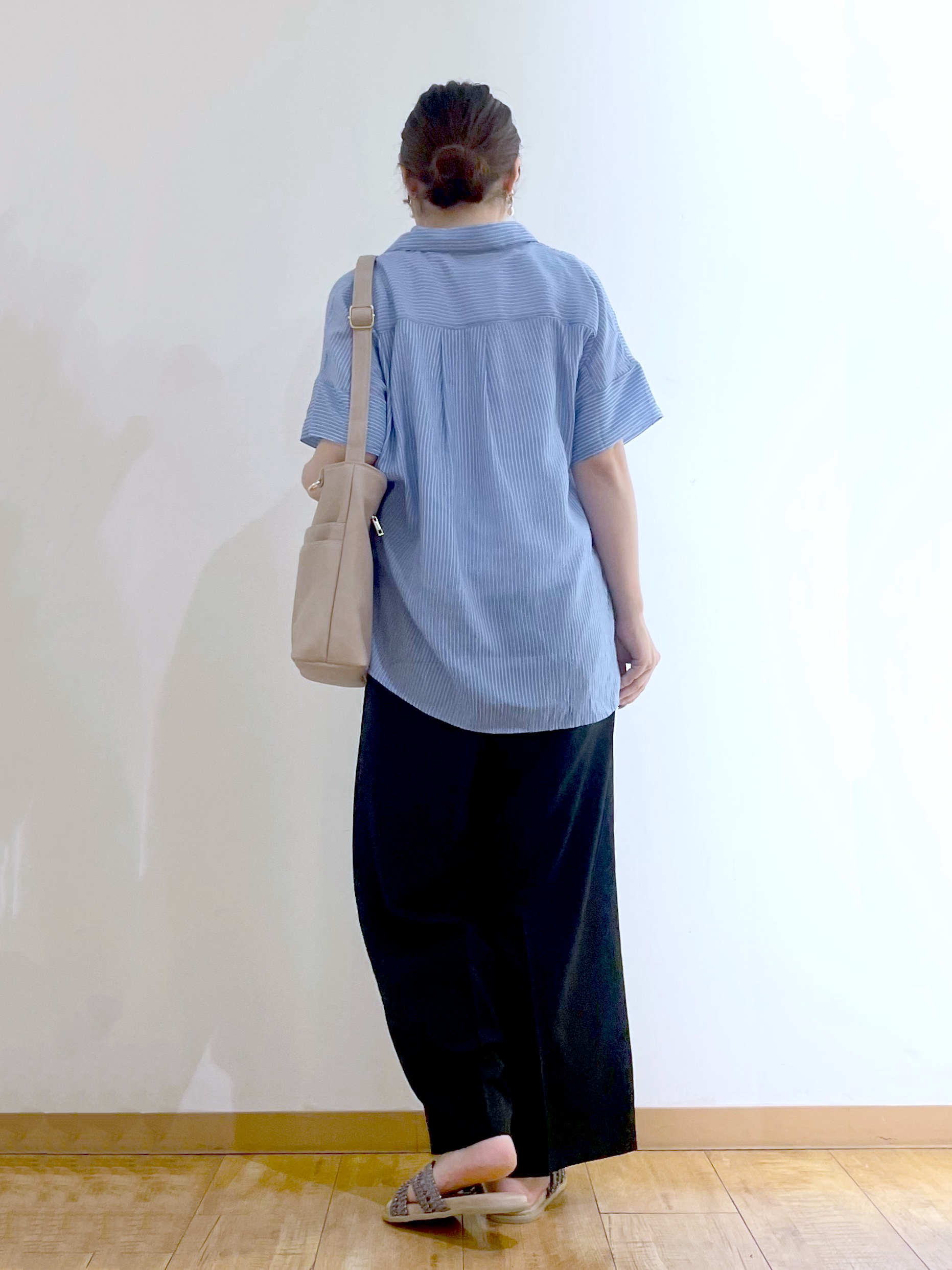 かのさんの「SHOO･LA･RUE｜【2点セット/S-LL/洗濯機可】時短でコーデ決まる スラブスキッパーシャツ＋タンクトップ」を使ったコーディネート
