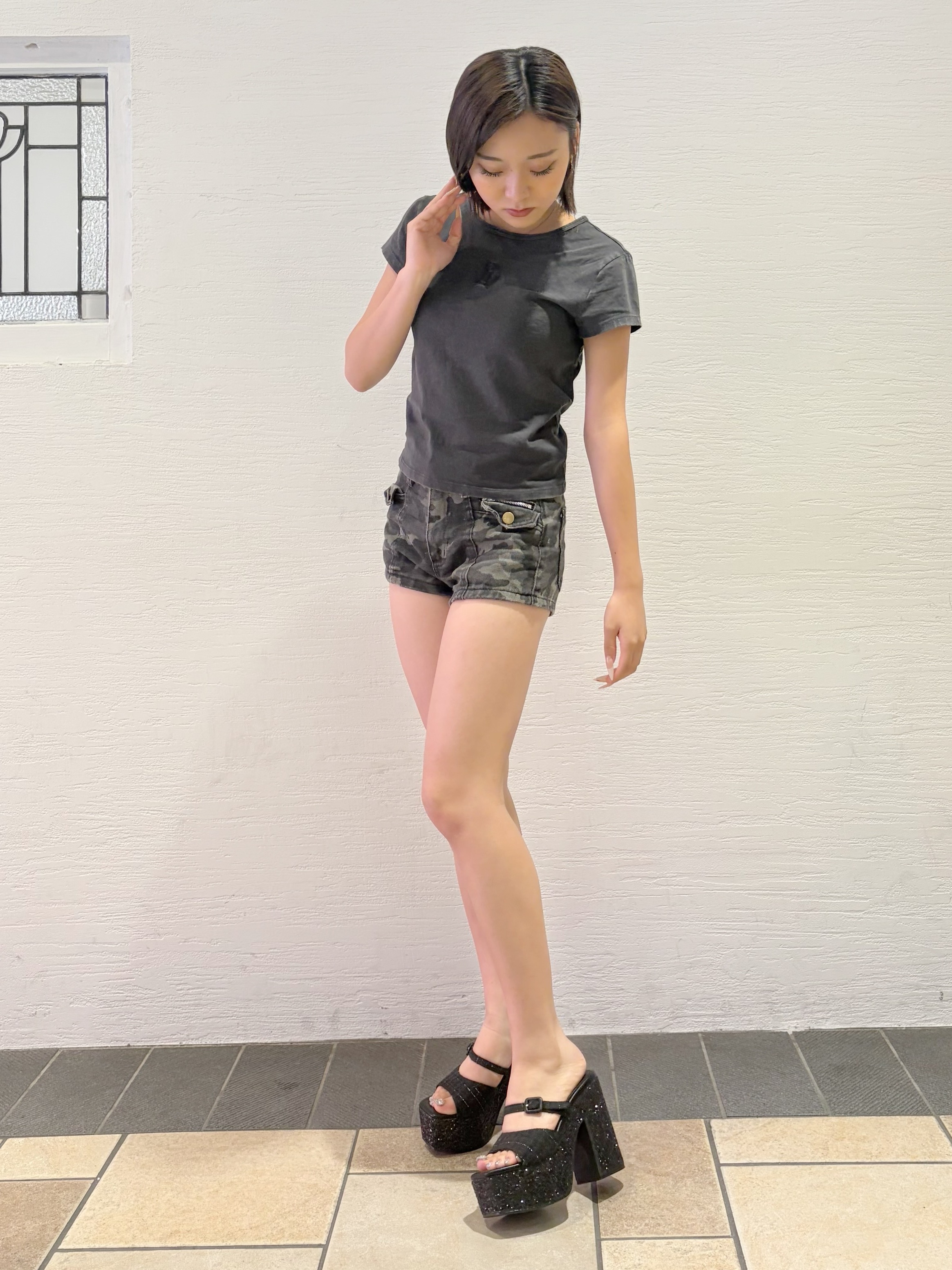 Maoさんの「ESPERANZA｜【ラク盛り／サンダル】 リピーター続出／脚長美脚 グリッターソールツイードミュール」を使ったコーディネート