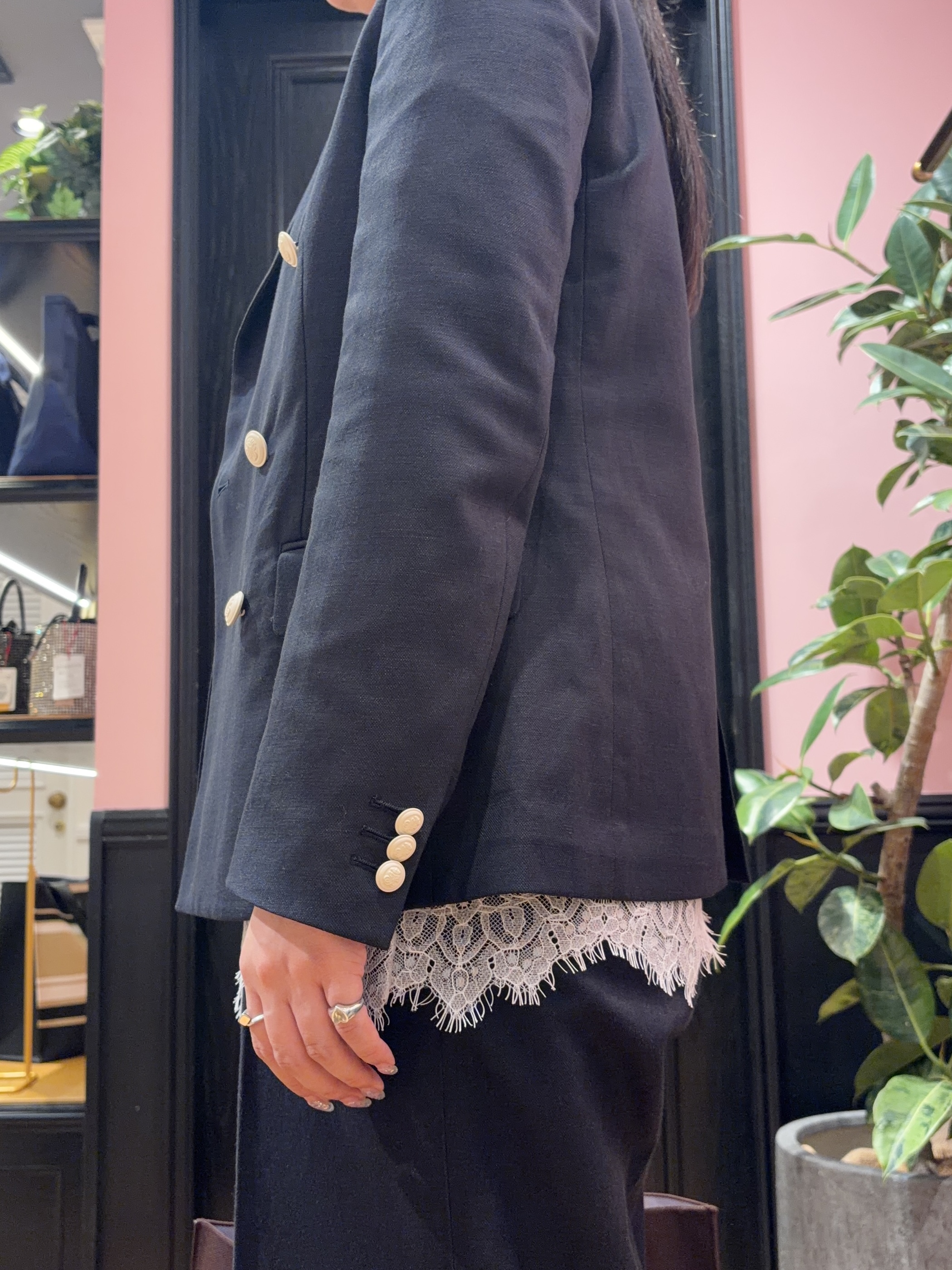 SAKAIさんの「DRESSTERIOR｜レースドッキングレイヤード Tシャツ」を使ったコーディネート