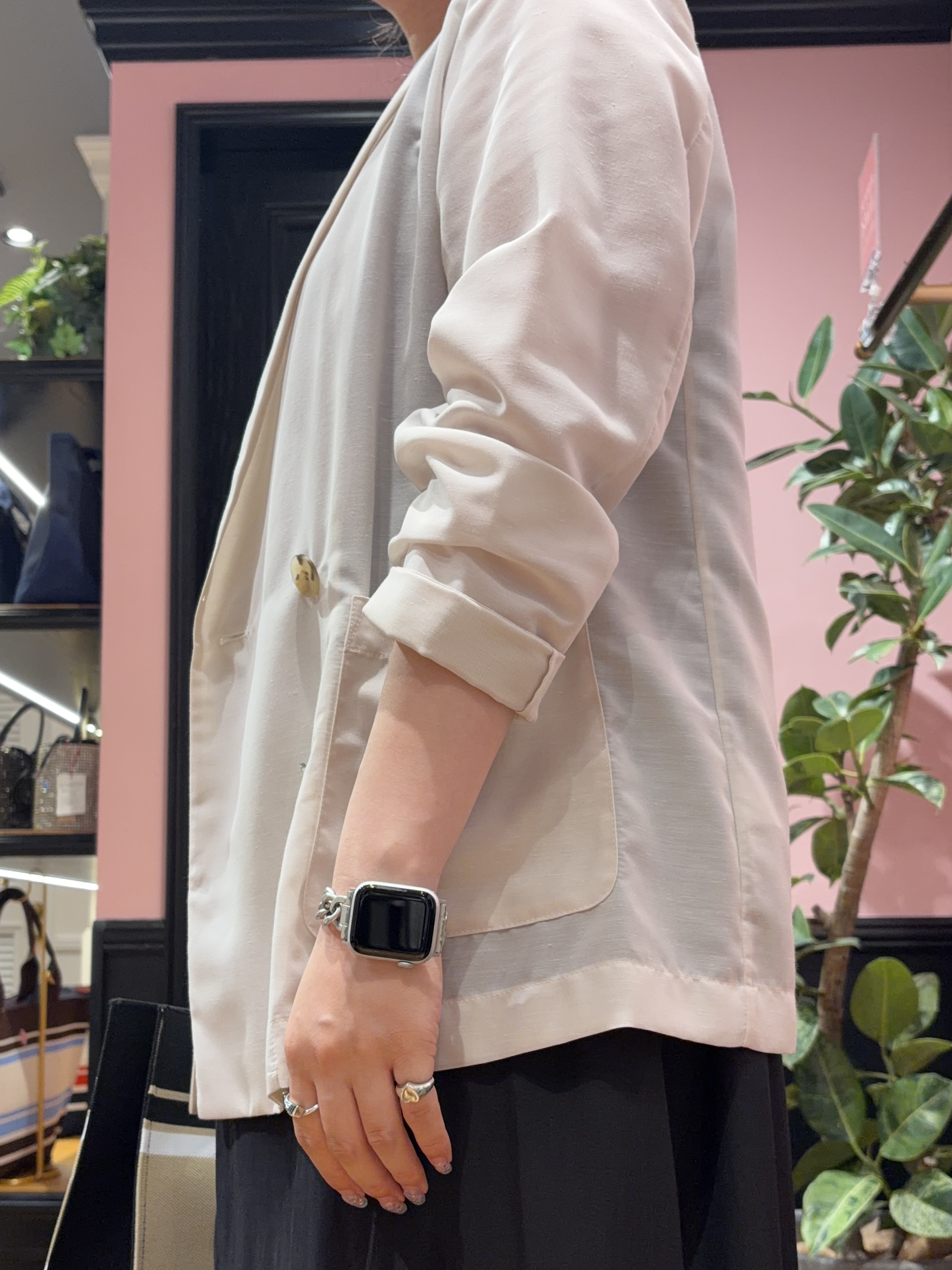 SAKAIさんの「DRESSTERIOR｜ノースリーブギャザーヘムワンピース」を使ったコーディネート