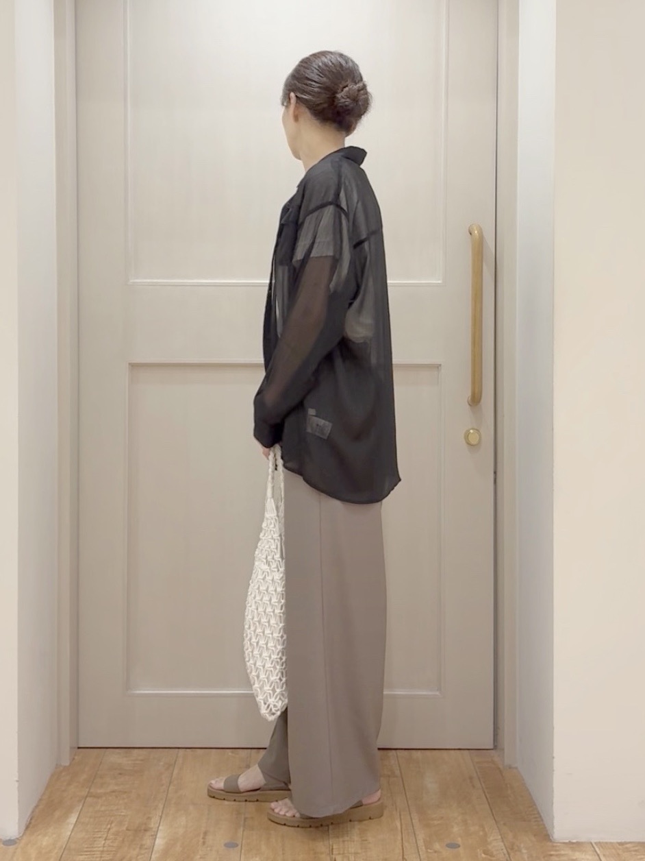 tamuさんの「SHOO･LA･RUE｜【洗濯機可】ダブルポケット 楊柳しぼしぼシアーシャツ」を使ったコーディネート