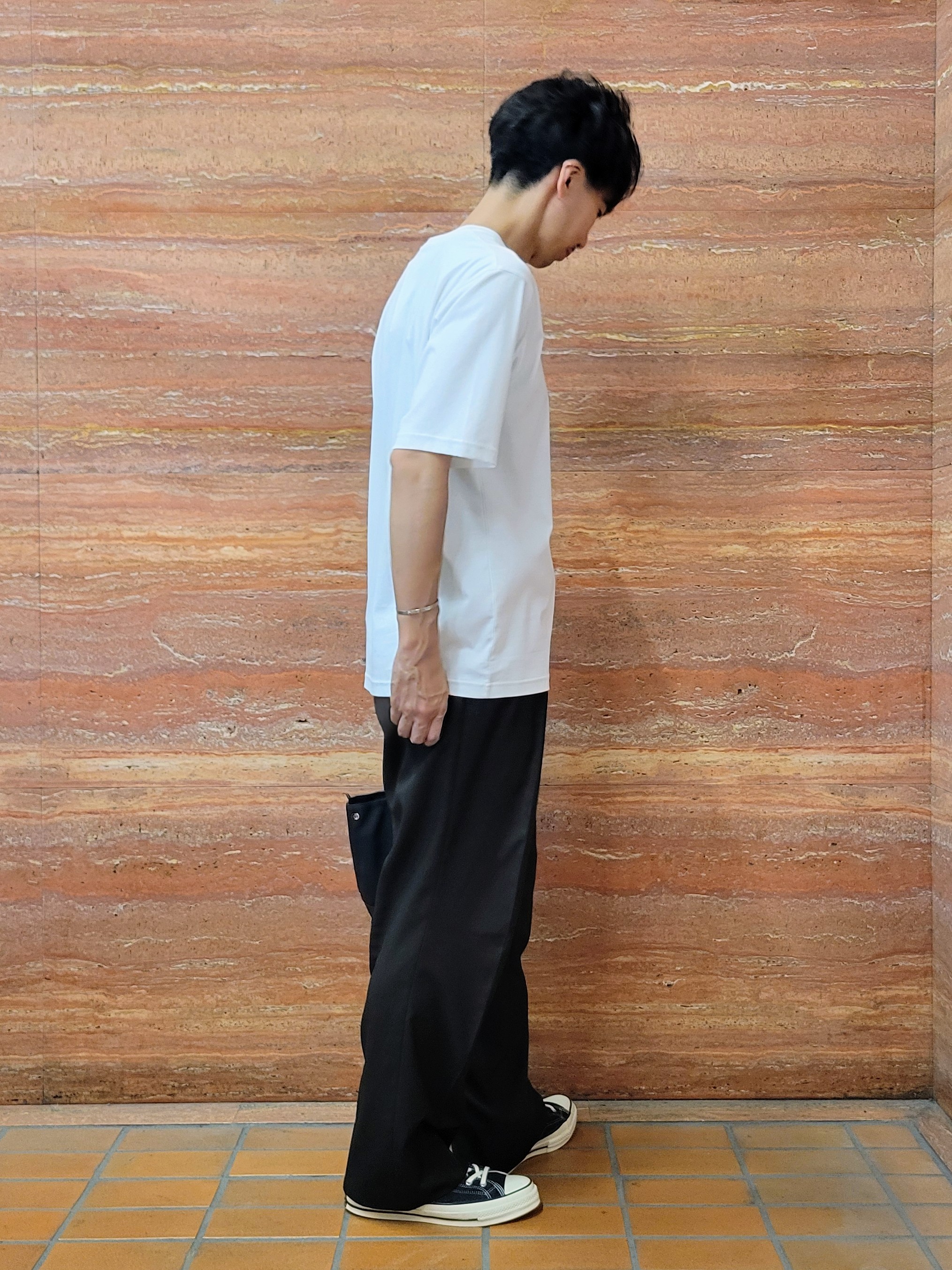 piroyaさんの「TAKEO KIKUCHI｜【BOWLER HAT LABEL】アイスクリアコットン ワンストローク 半袖Tシャツ」を使ったコーディネート