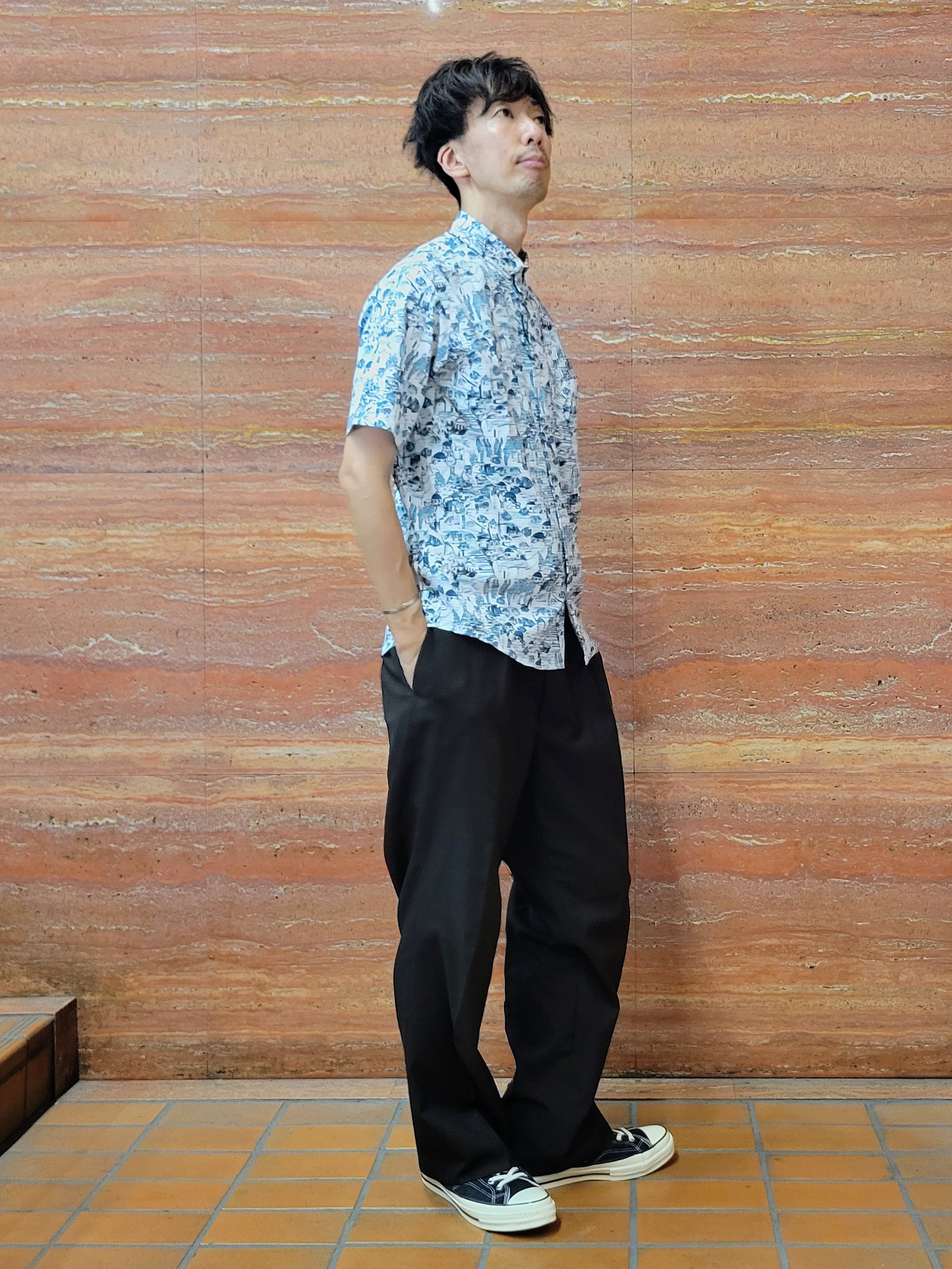 piroyaさんの「TAKEO KIKUCHI｜JFP DotAir（R）リゾートプリント半袖シャツ」を使ったコーディネート