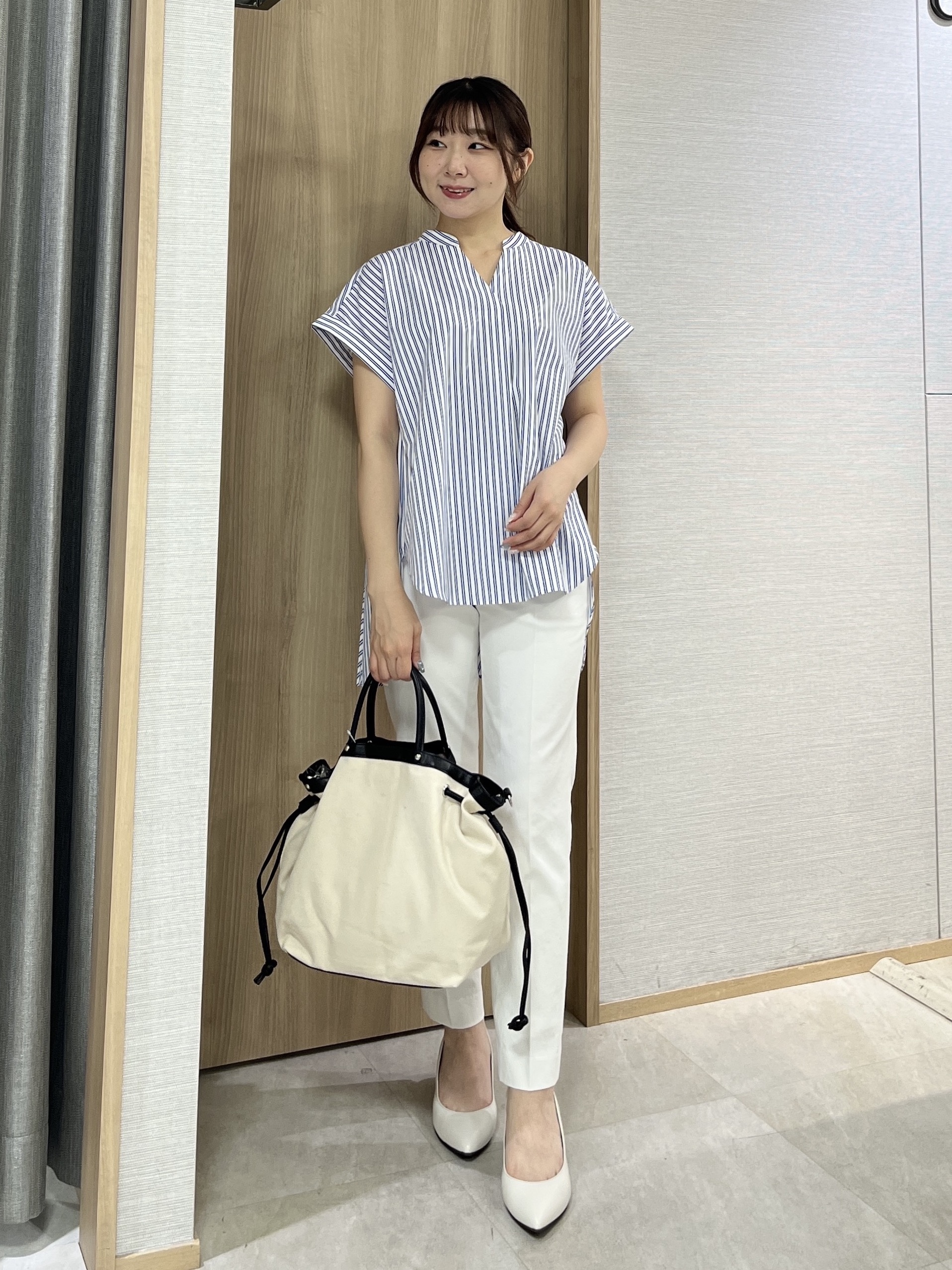 KAHOさんの「UNTITLED｜【多機能付き】バックプリーツデザインブラウス」を使ったコーディネート