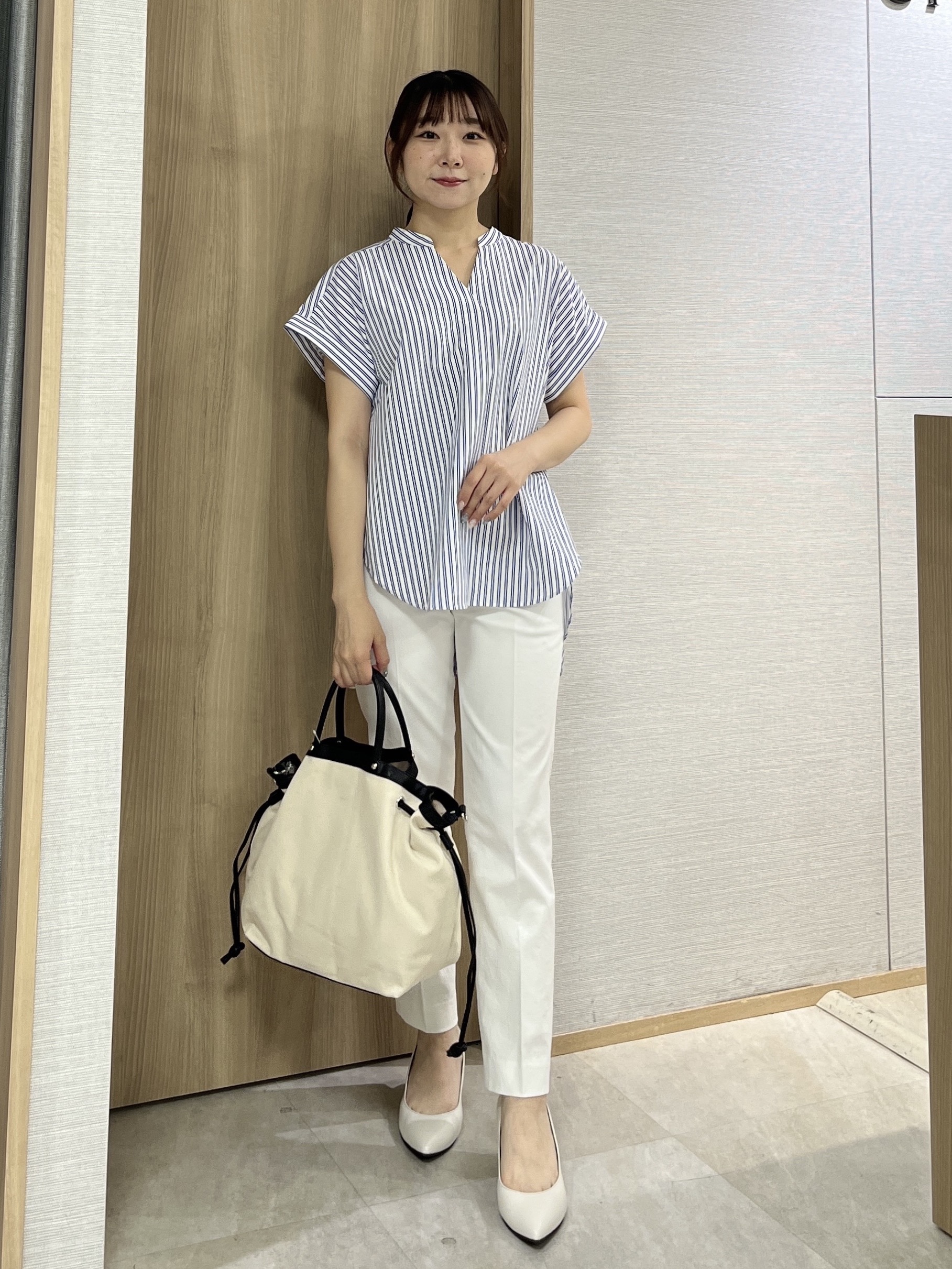 KAHOさんの「UNTITLED｜【多機能付き】バックプリーツデザインブラウス」を使ったコーディネート