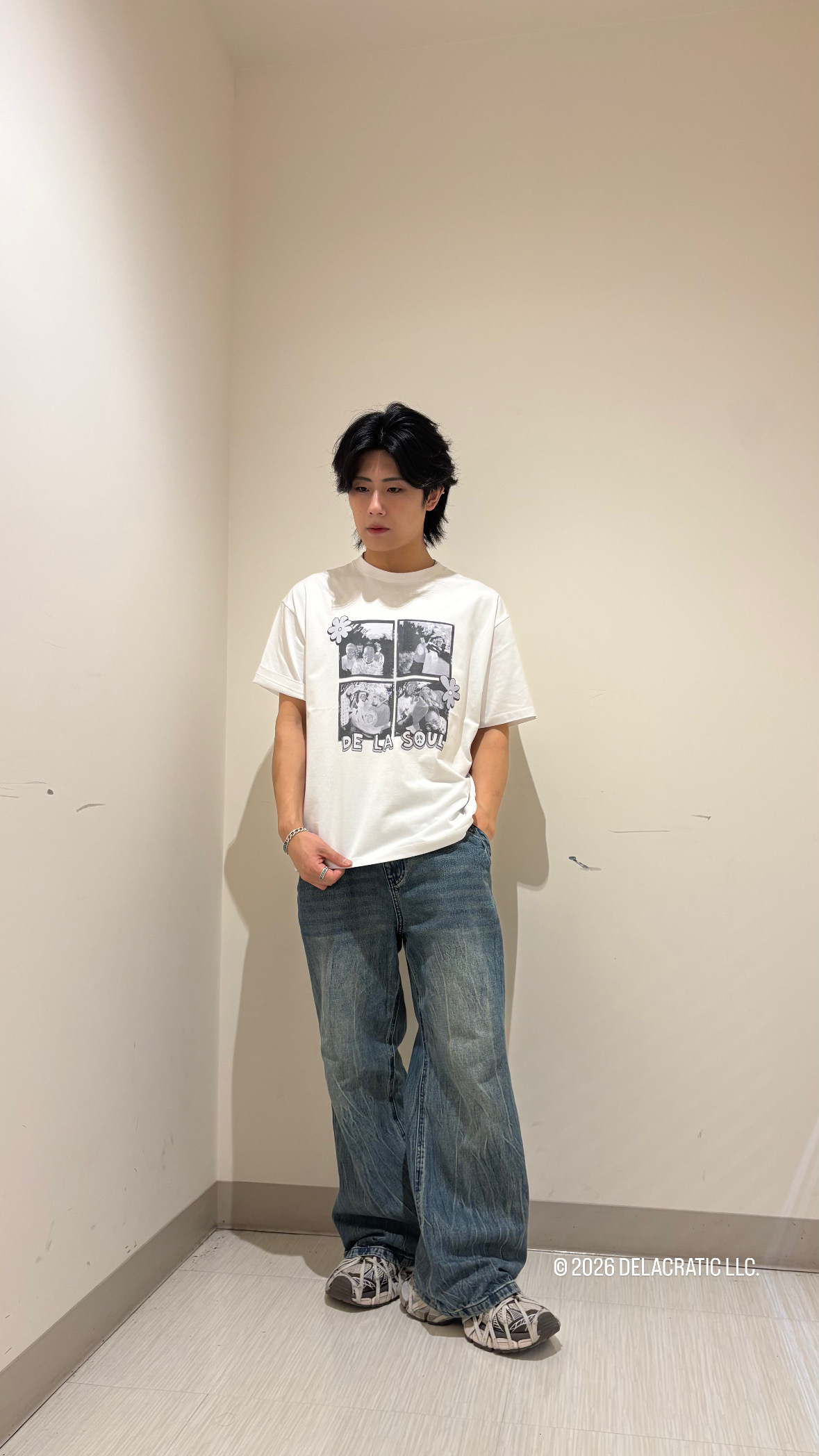辻一樹さんの「tk.TAKEO KIKUCHI｜ワイドストレートレッグデニム」を使ったコーディネート