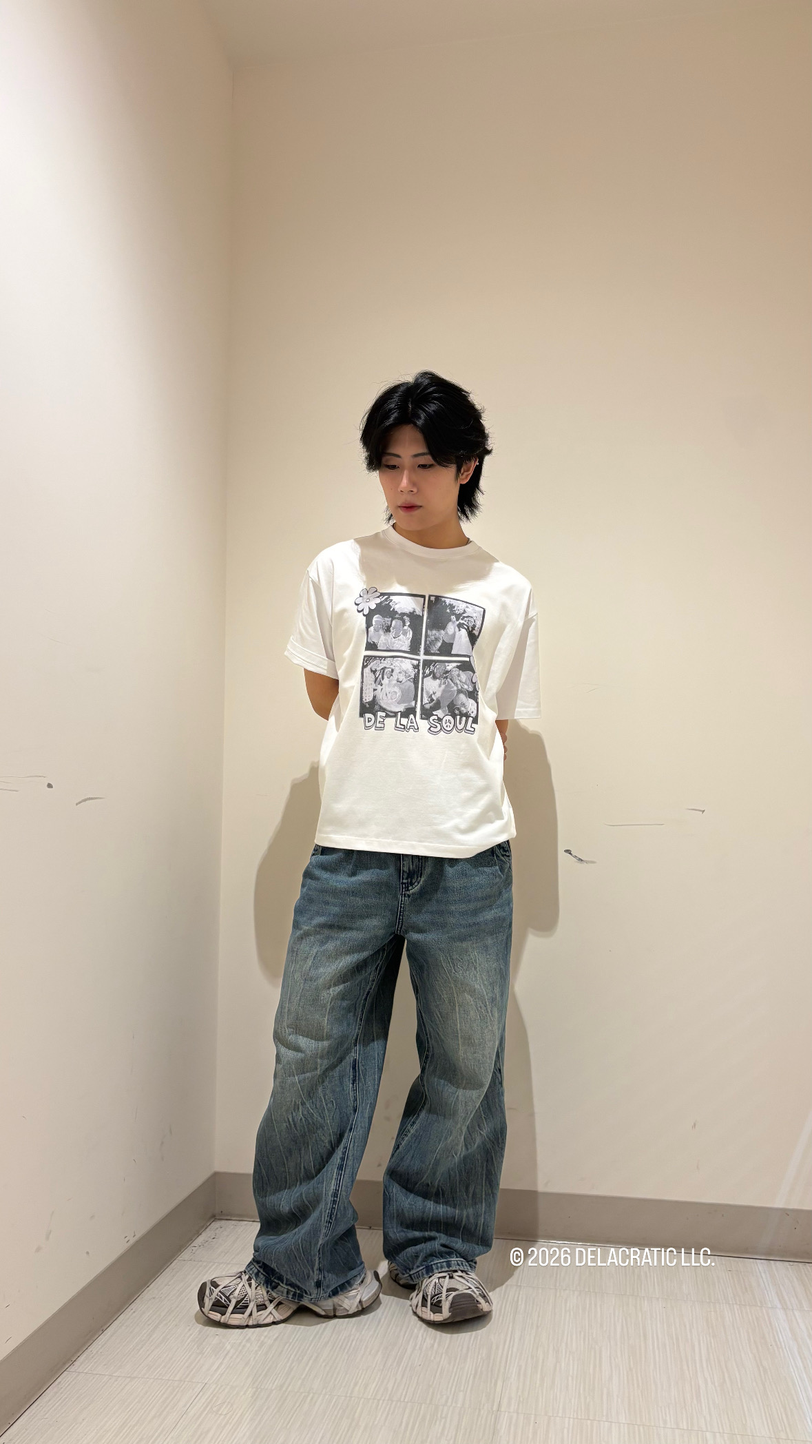 辻一樹さんの「tk.TAKEO KIKUCHI｜ワイドストレートレッグデニム」を使ったコーディネート