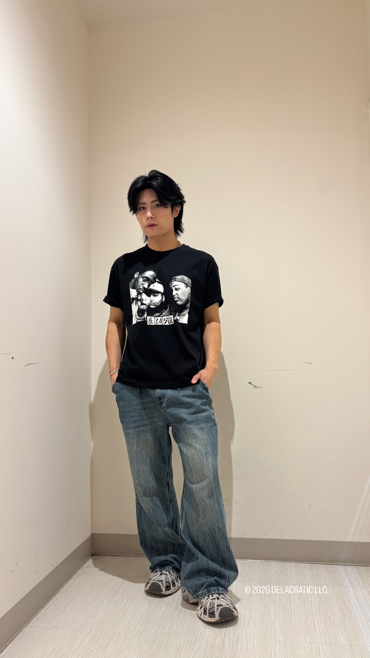 辻一樹さんの「tk.TAKEO KIKUCHI｜ワイドストレートレッグデニム」を使ったコーディネート