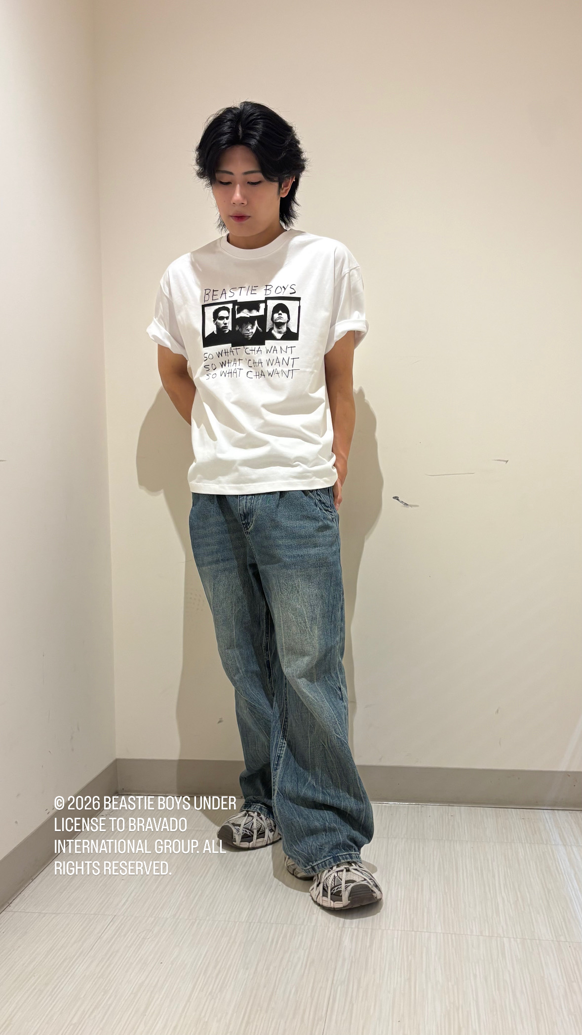 辻一樹さんの「tk.TAKEO KIKUCHI｜ワイドストレートレッグデニム」を使ったコーディネート