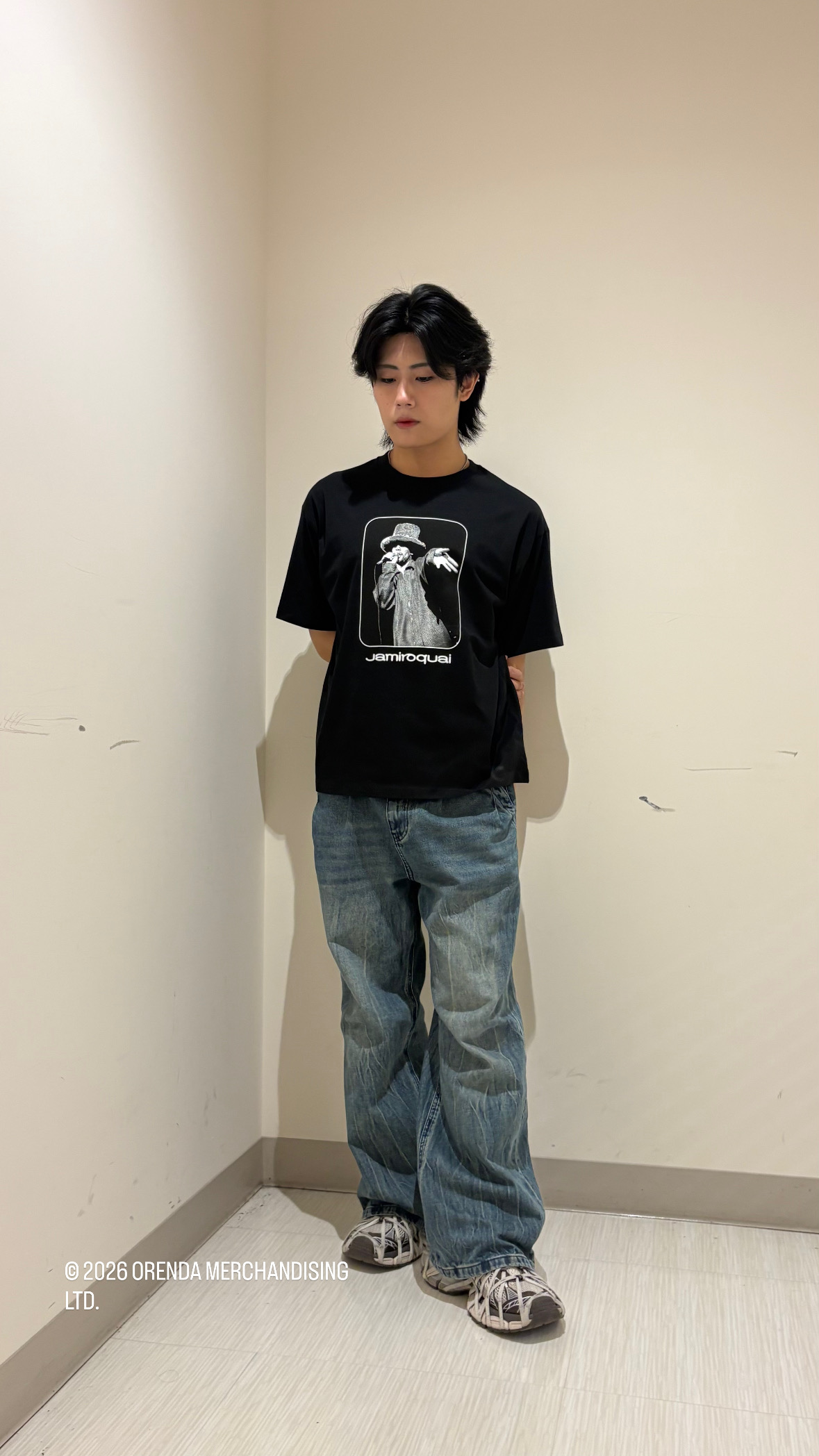 辻一樹さんの「tk.TAKEO KIKUCHI｜ワイドストレートレッグデニム」を使ったコーディネート
