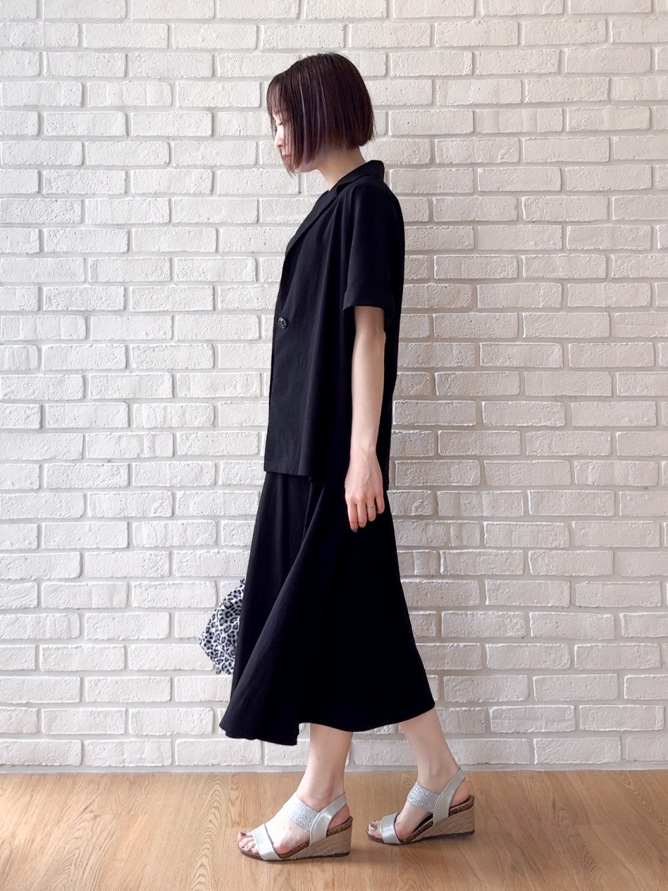 𝐜𝐡𝐢𝐤𝐚さんの「SHOO･LA･RUE｜【高レビュー/洗濯機可/セットアップ可】軽凛(かろりん) ひんやり半袖ジャケット」を使ったコーディネート